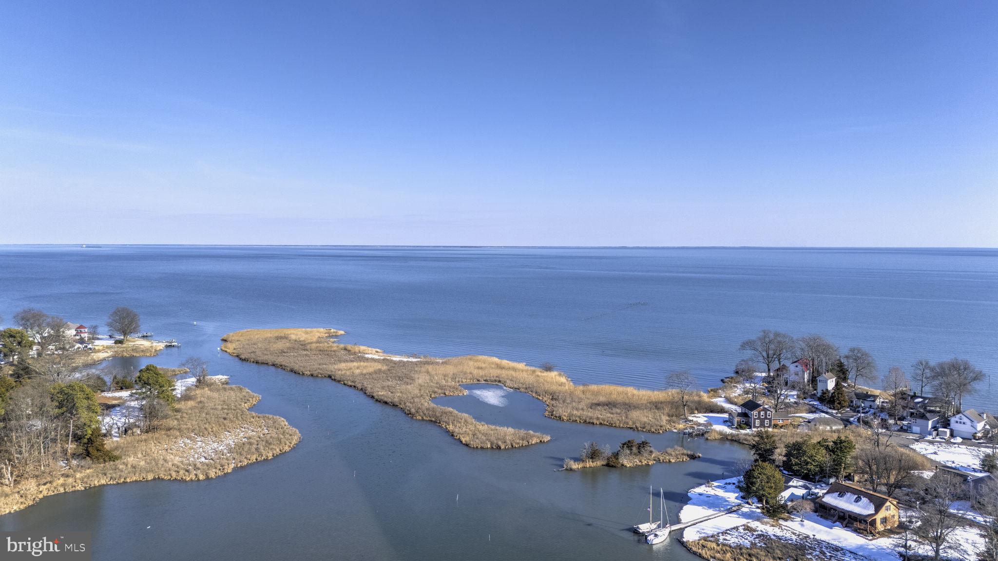 DEALE BEACH - Residential