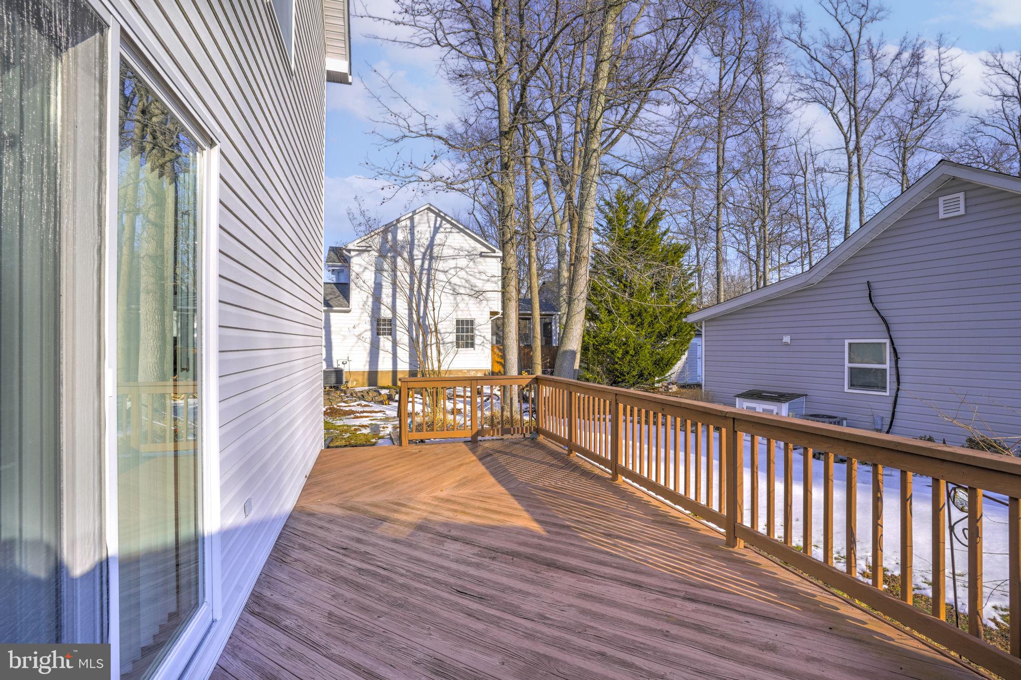 DEALE BEACH - Residential