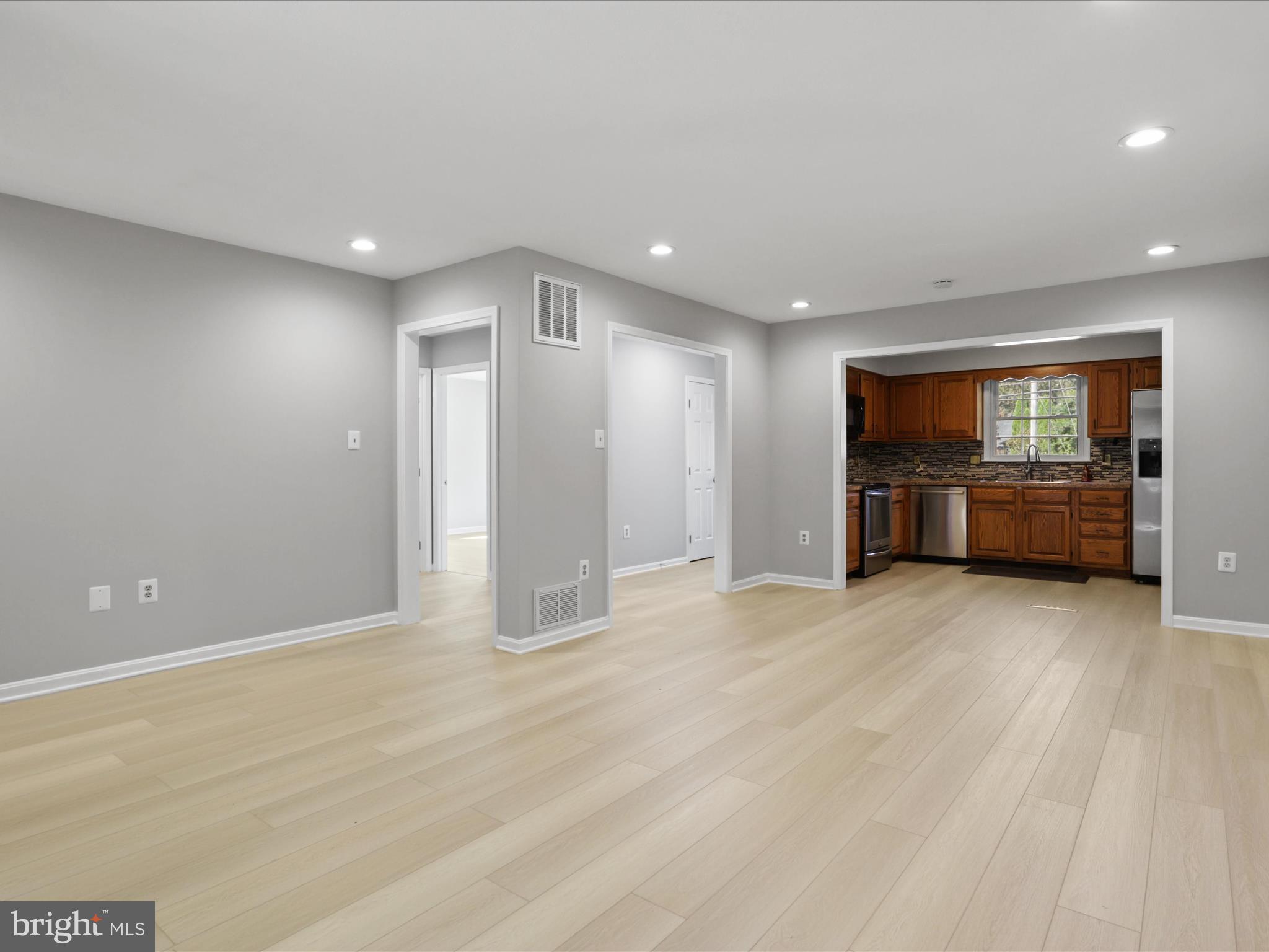 AY VIEW ESTATES - Residential Lease