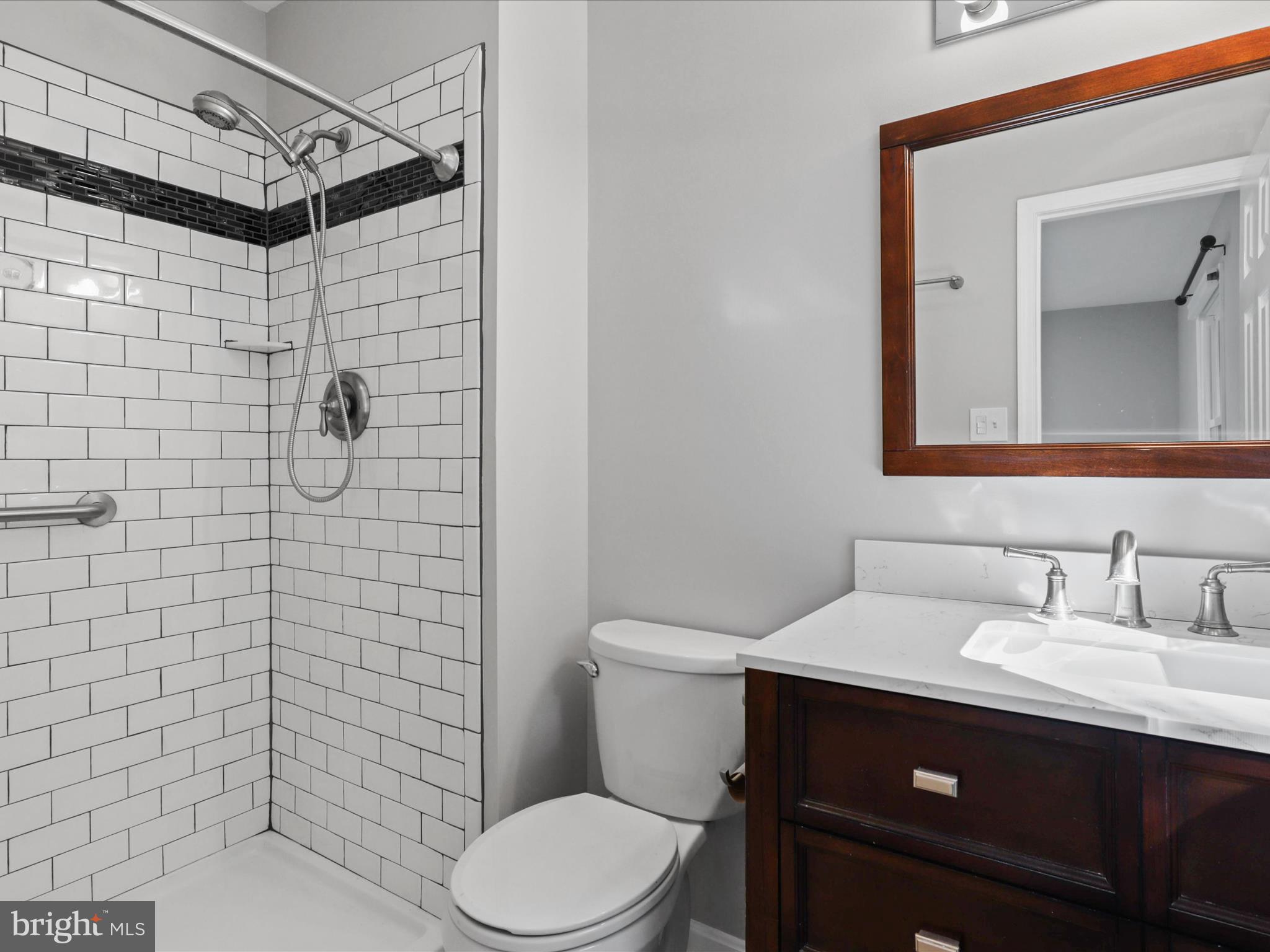 AY VIEW ESTATES - Residential Lease