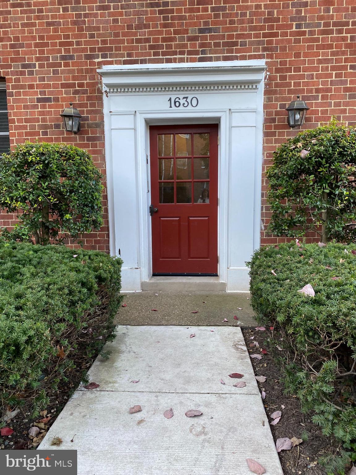 1630 W ABINGDON DRIVE 301