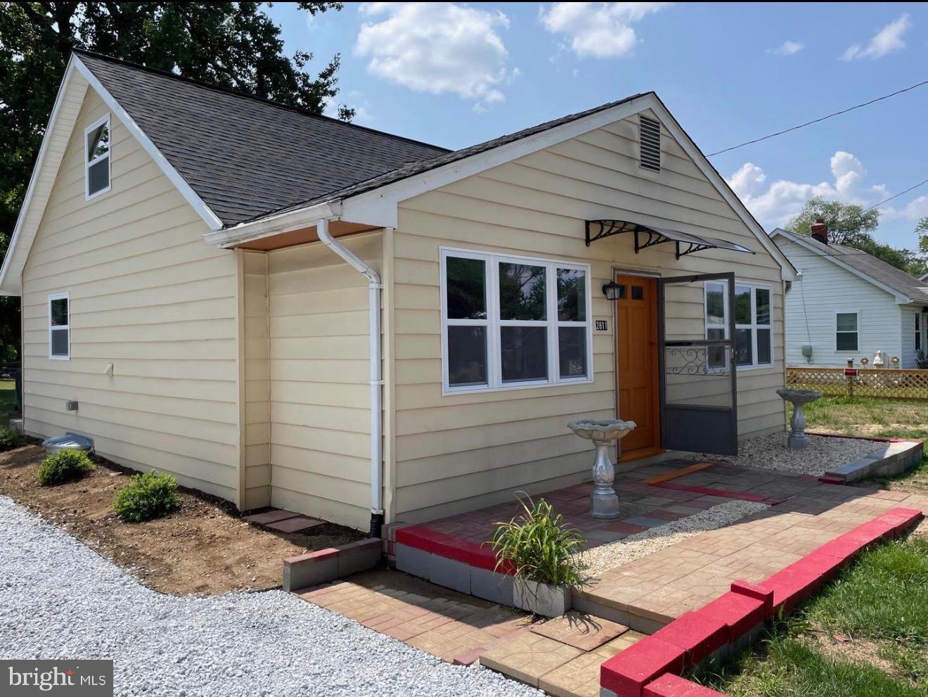 NORTH BARNABY - Residential Lease