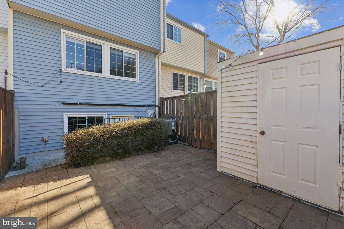 D EVEREUX WEST - Residential