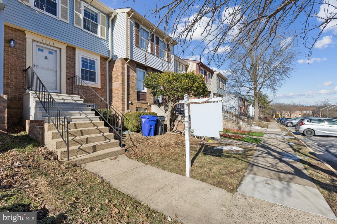 D EVEREUX WEST - Residential