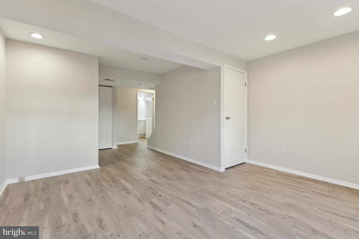 D EVEREUX WEST - Residential