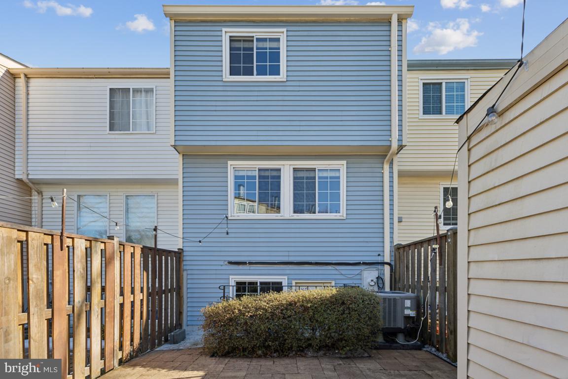 D EVEREUX WEST - Residential