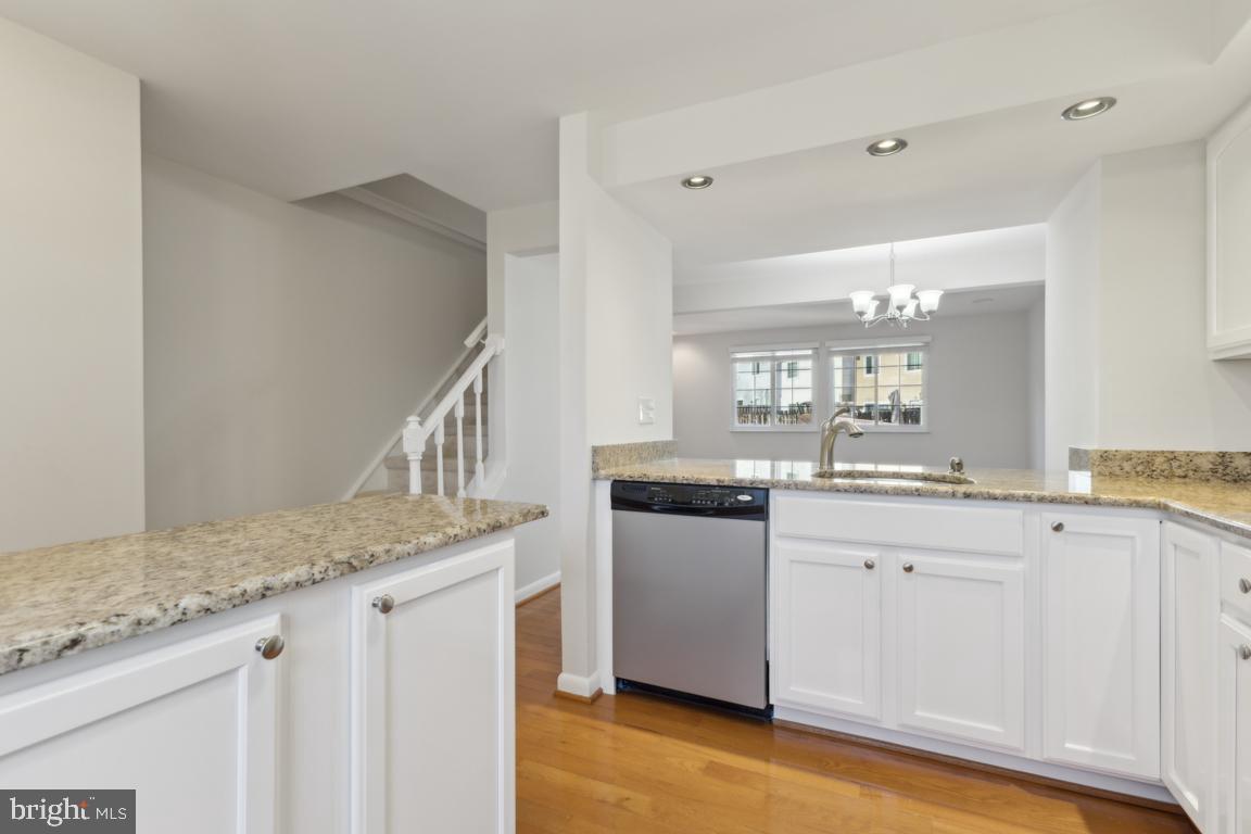 D EVEREUX WEST - Residential