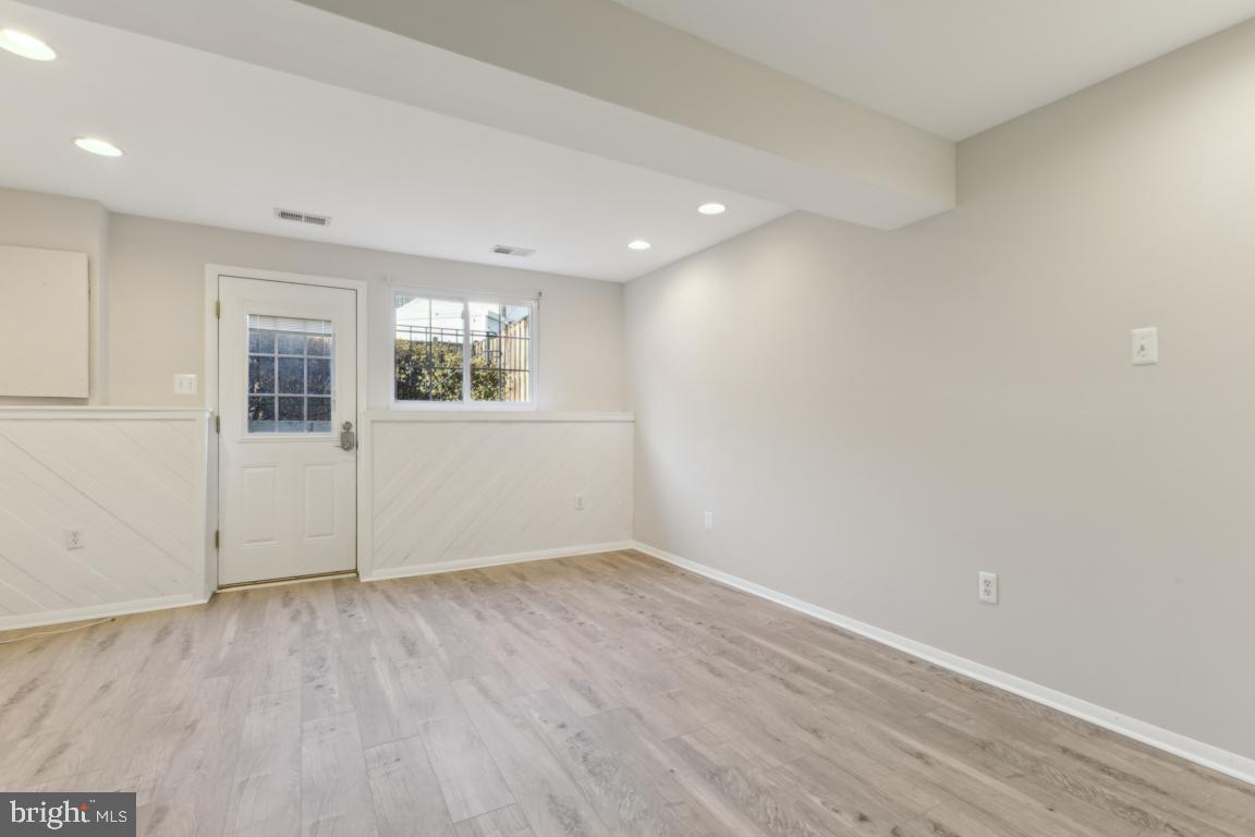 D EVEREUX WEST - Residential