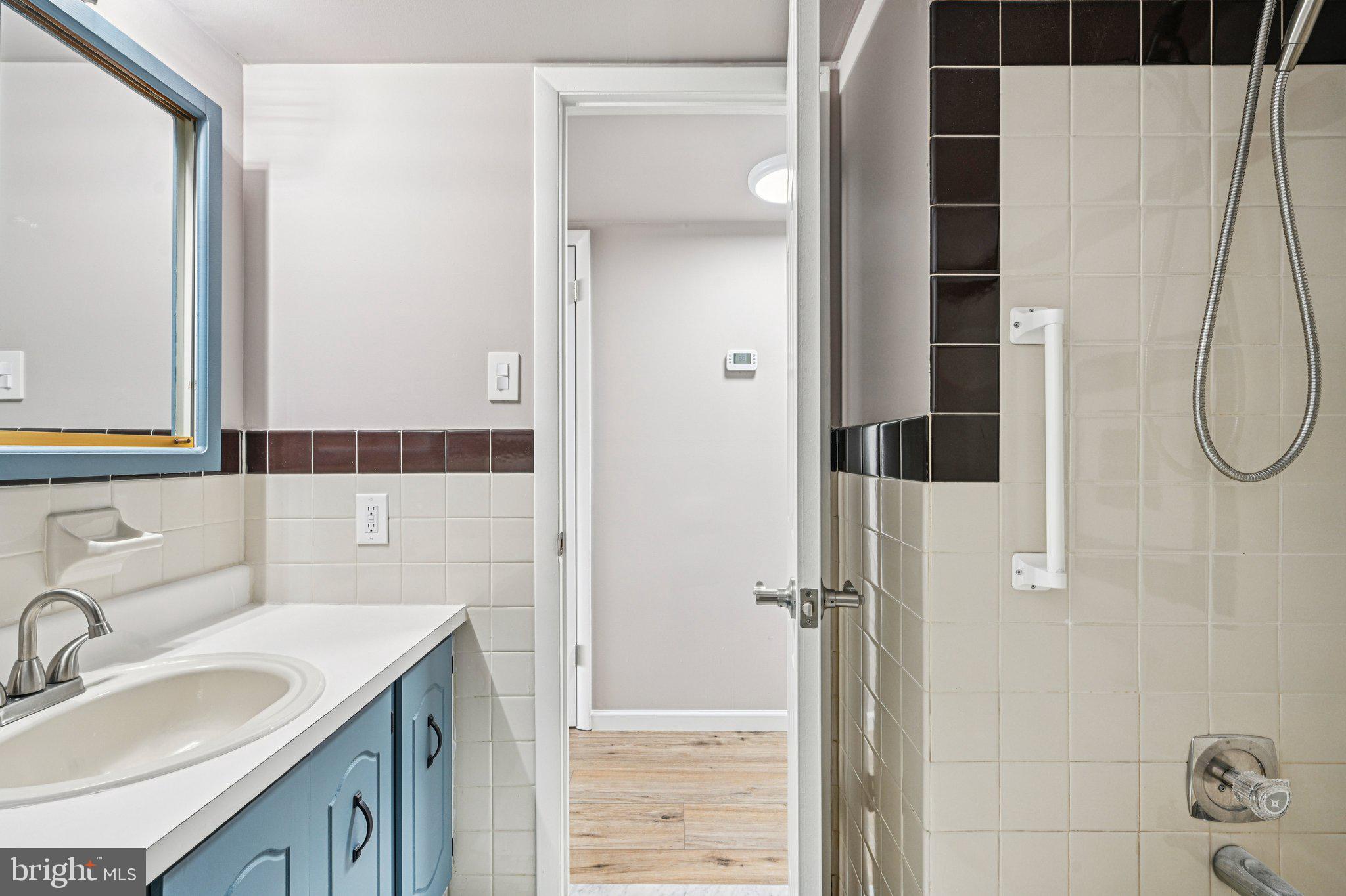 BUSTLETON - Residential