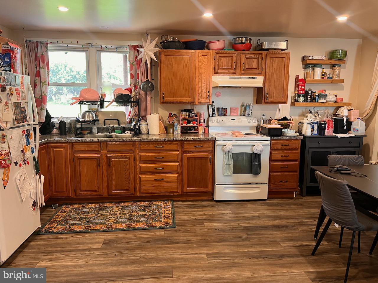 203 LINCOLN AVENUE