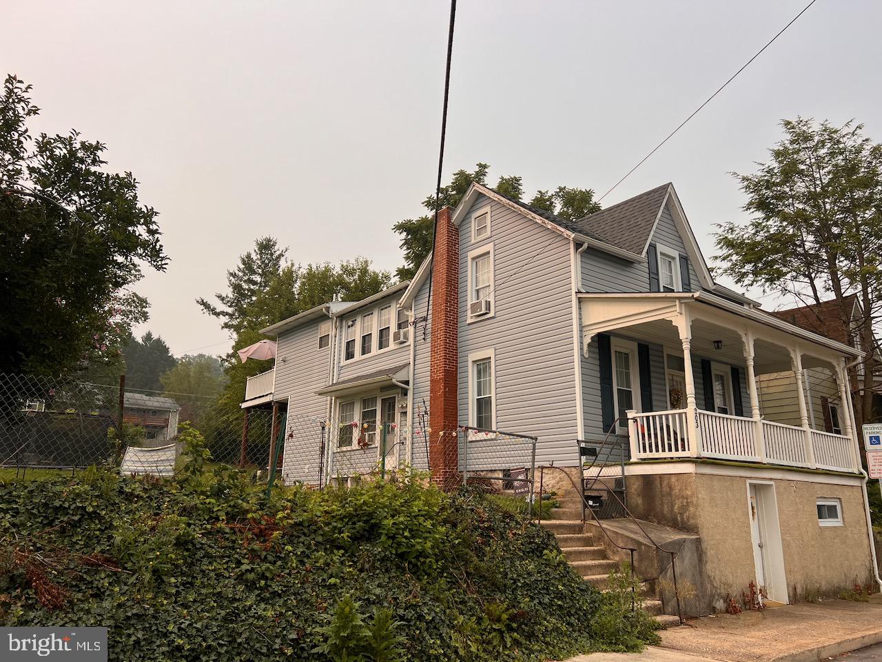 203 LINCOLN AVENUE