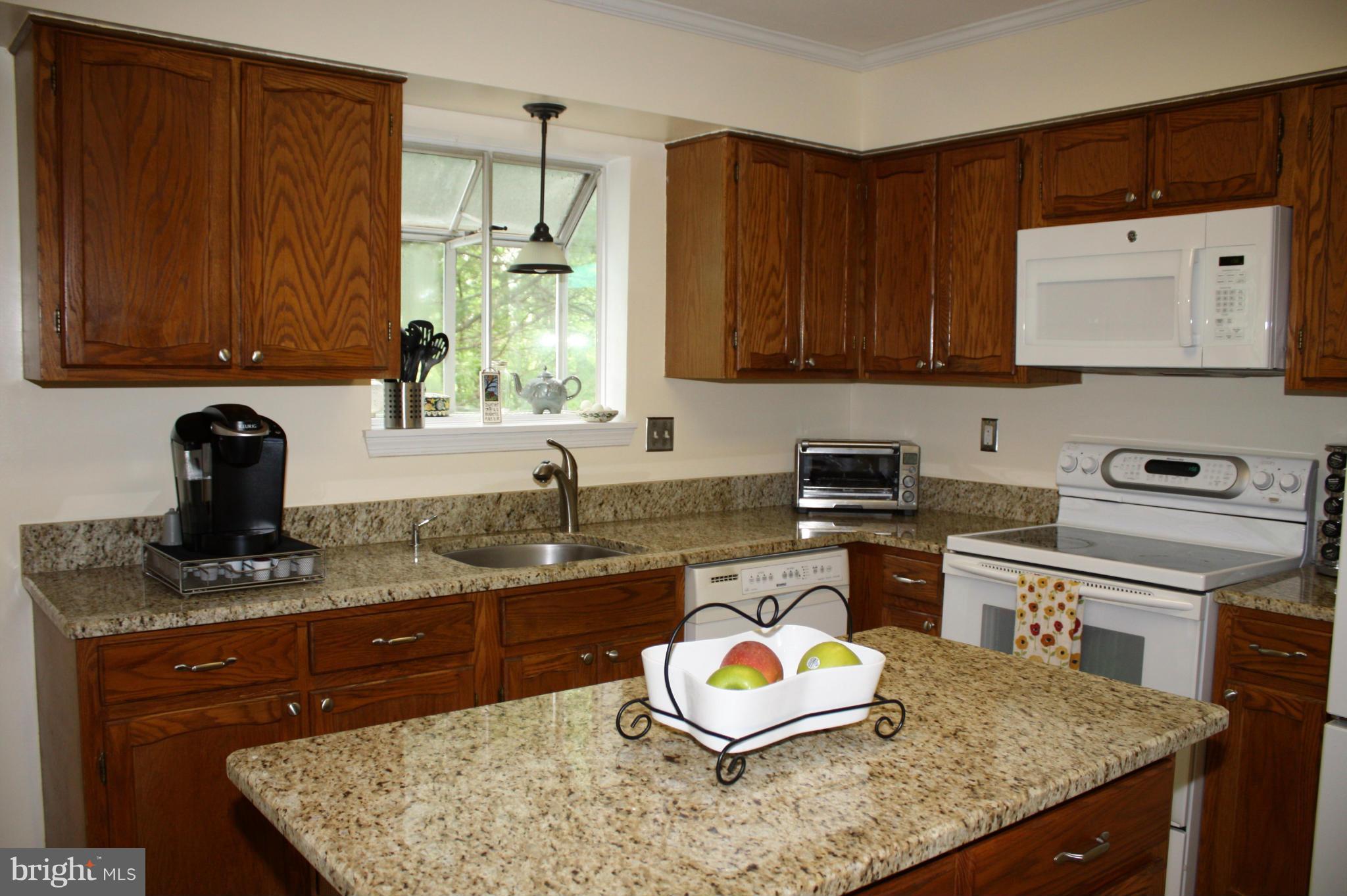 WOODLAND HILLS - Residential