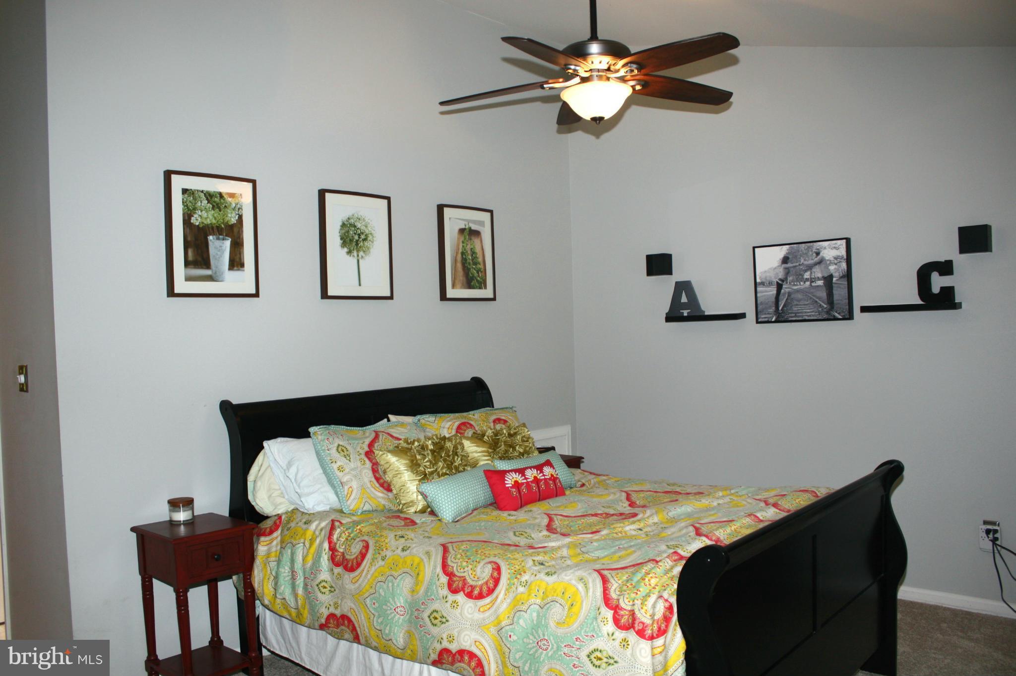 WOODLAND HILLS - Residential