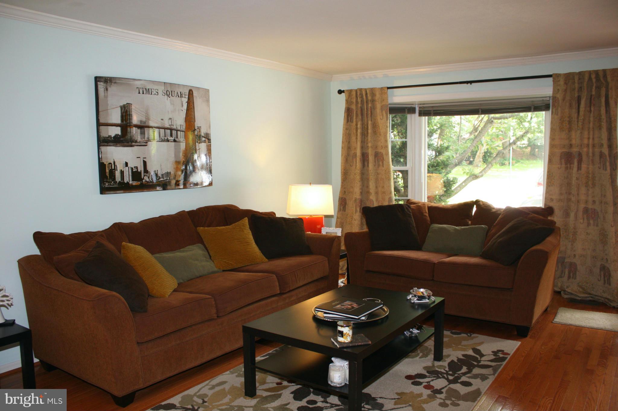 WOODLAND HILLS - Residential