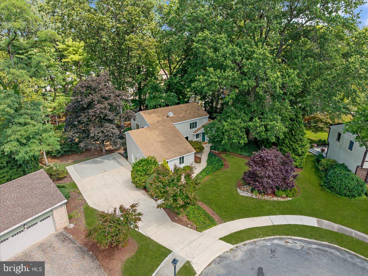 360 CARRIAGE HOUSE LANE