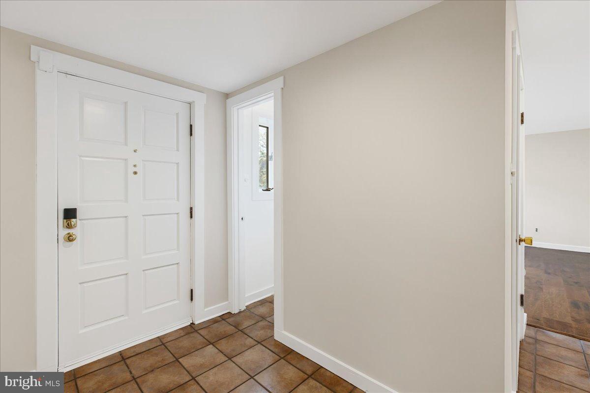 360 CARRIAGE HOUSE LANE