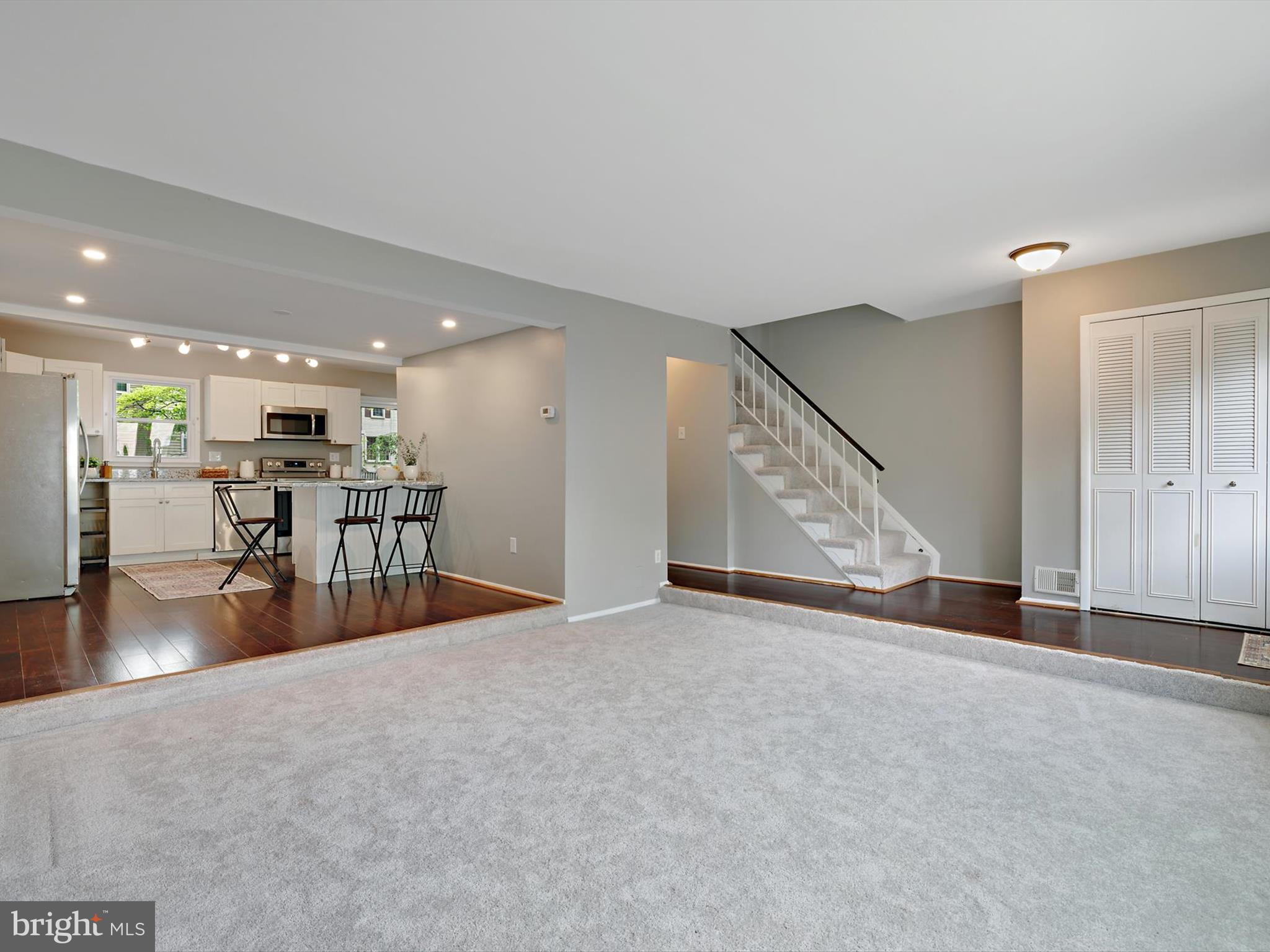 2110 LAURANCE COURT
