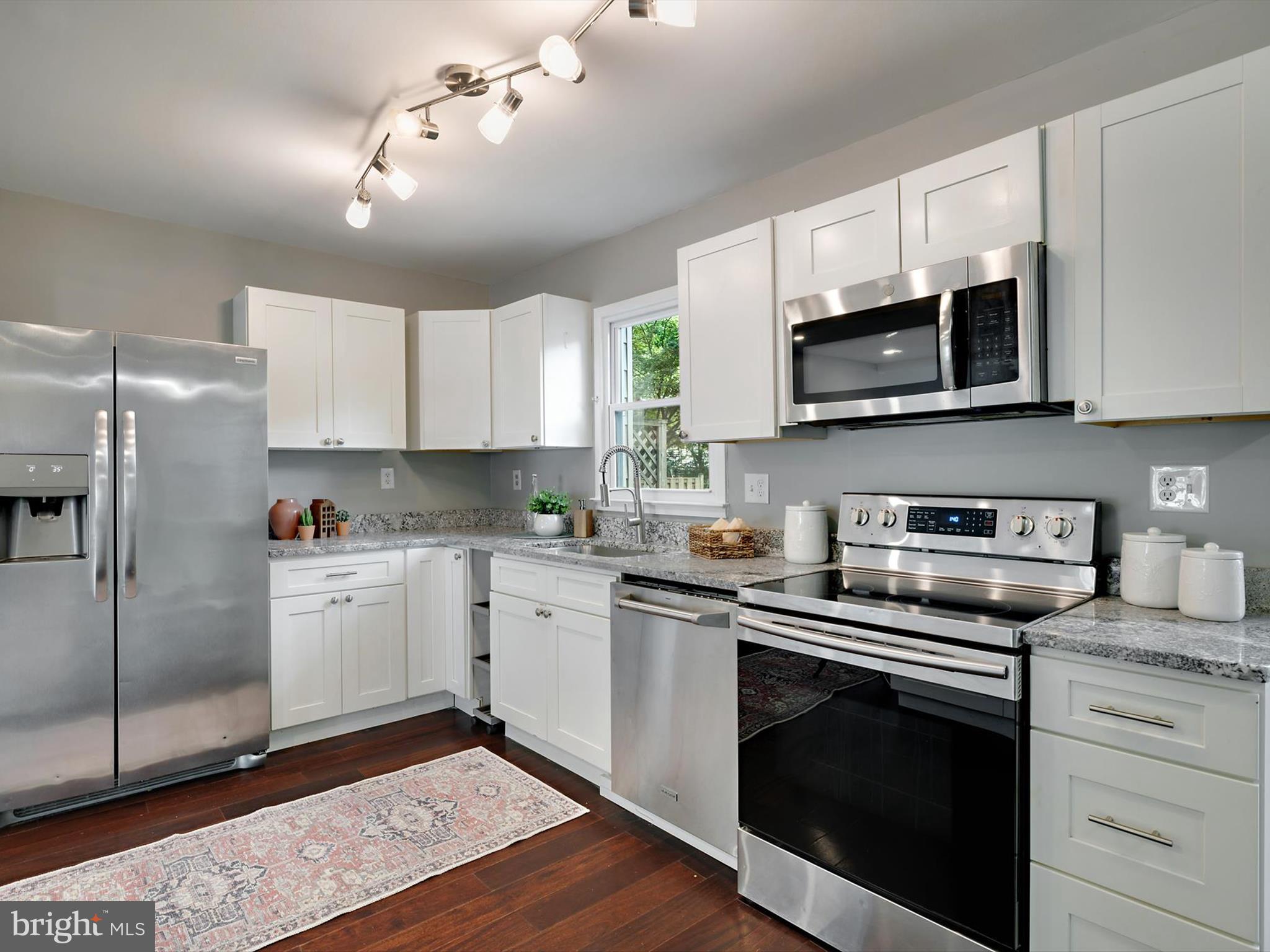 CROFTON COMMONS - Residential