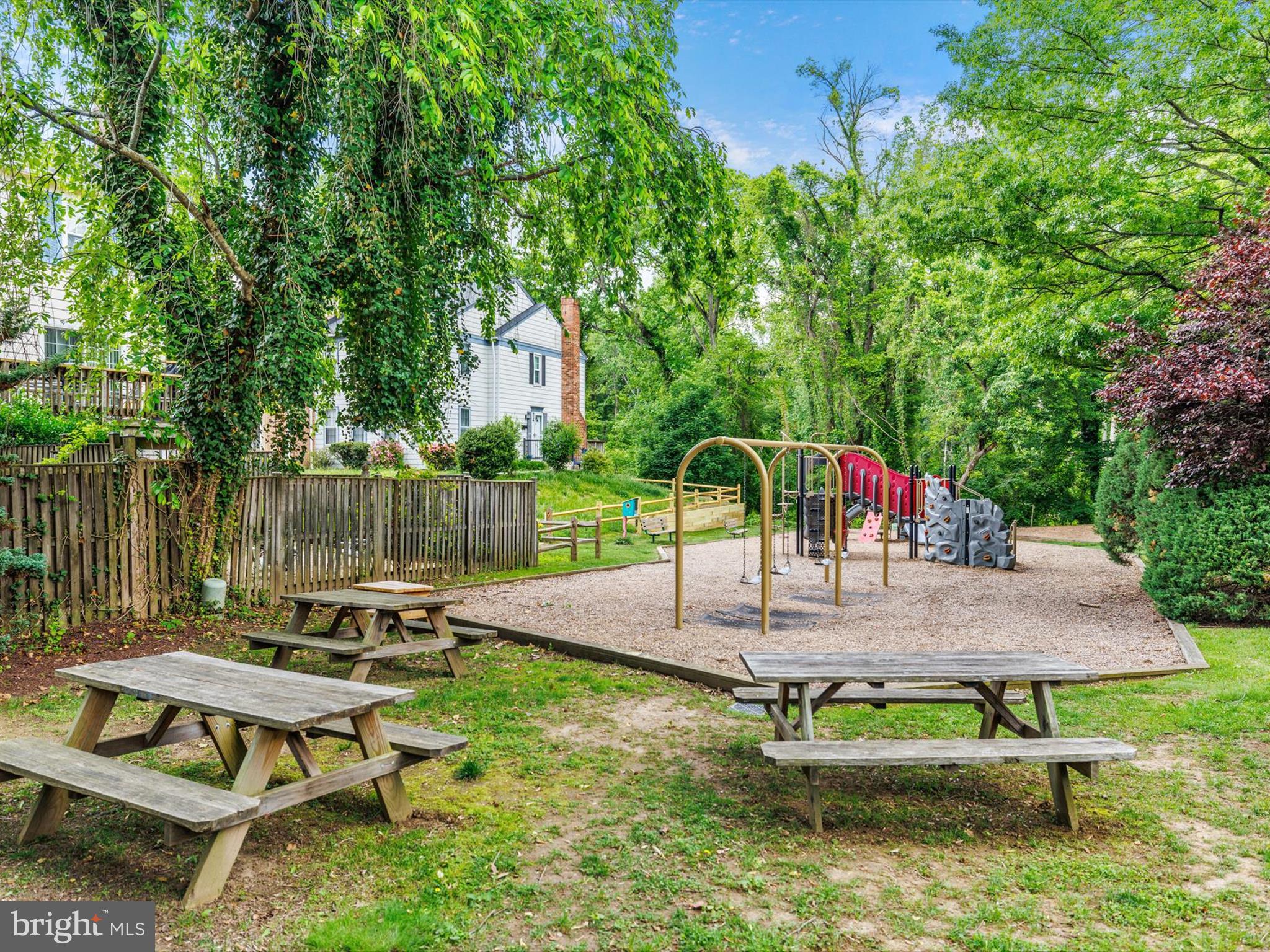 CROFTON COMMONS - Residential