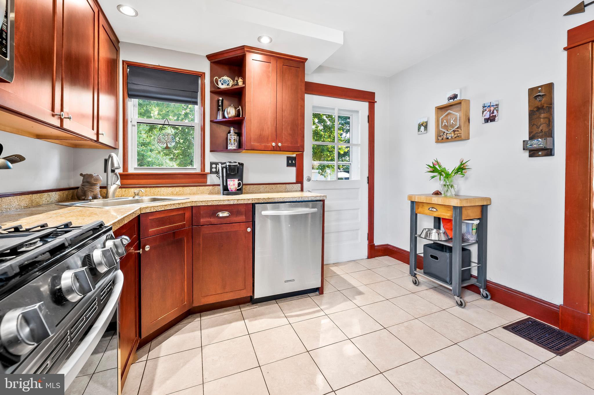 WOODSIDE - Residential