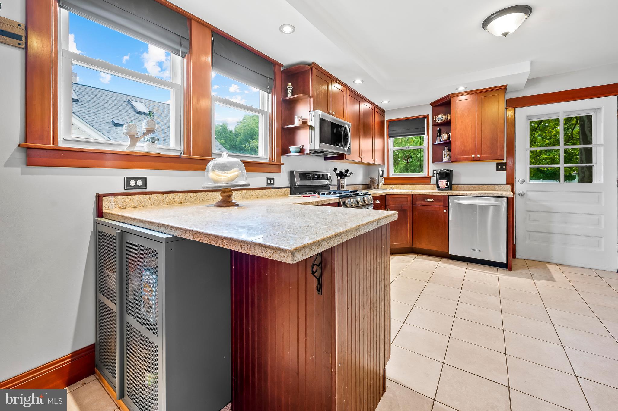 WOODSIDE - Residential