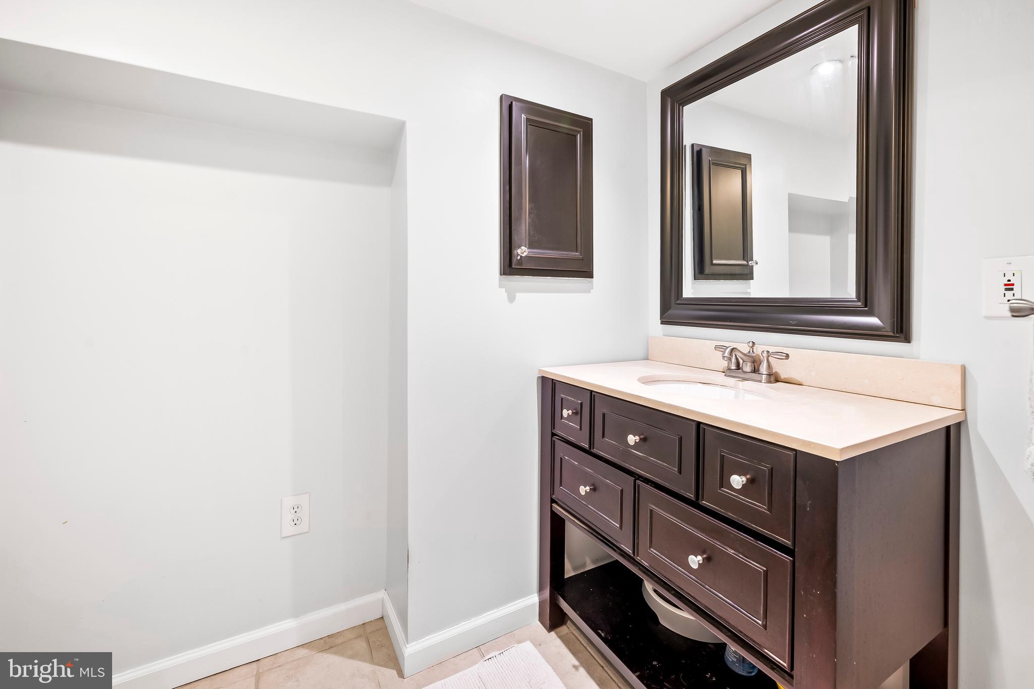 WOODSIDE - Residential