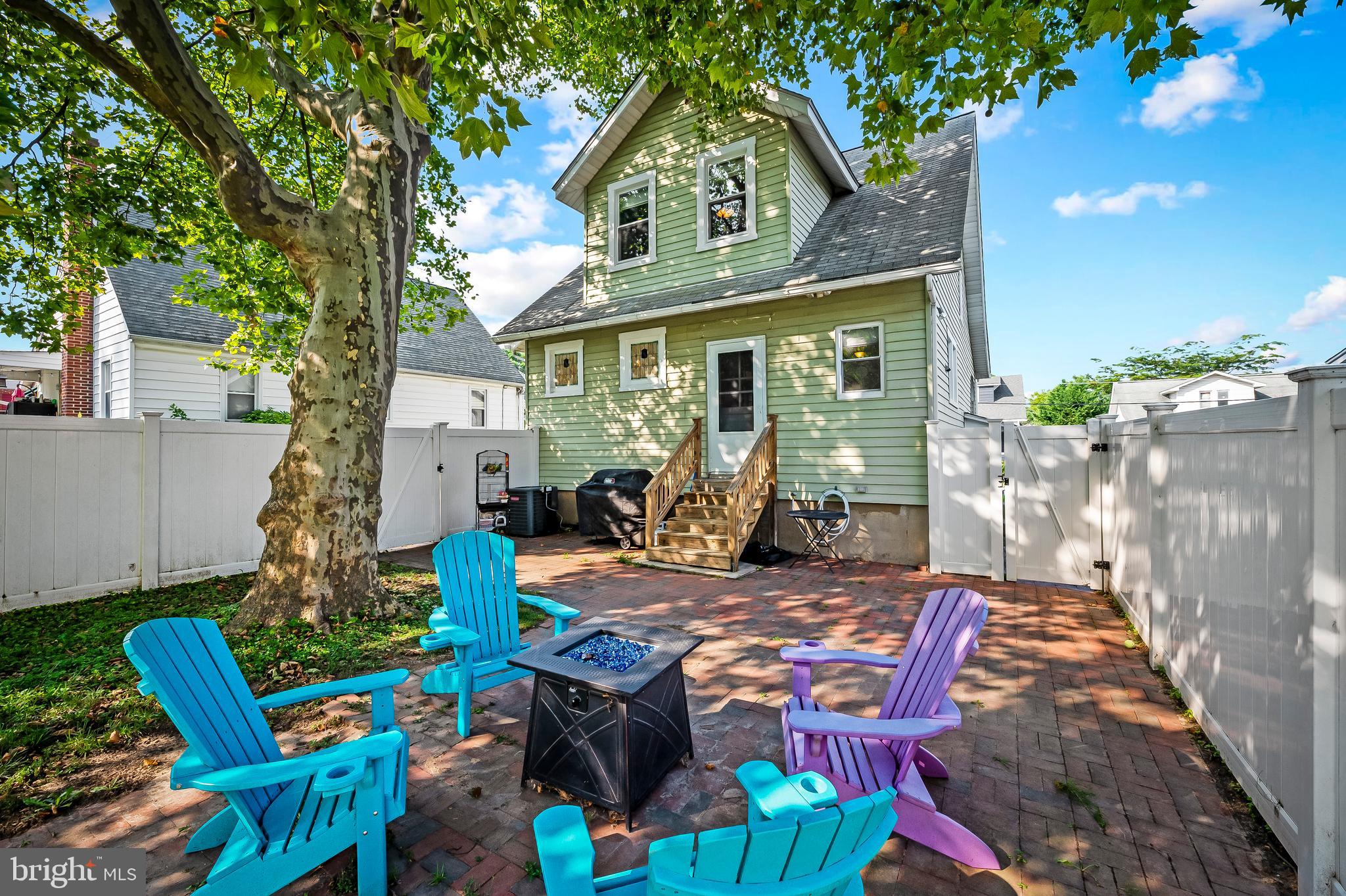 WOODSIDE - Residential