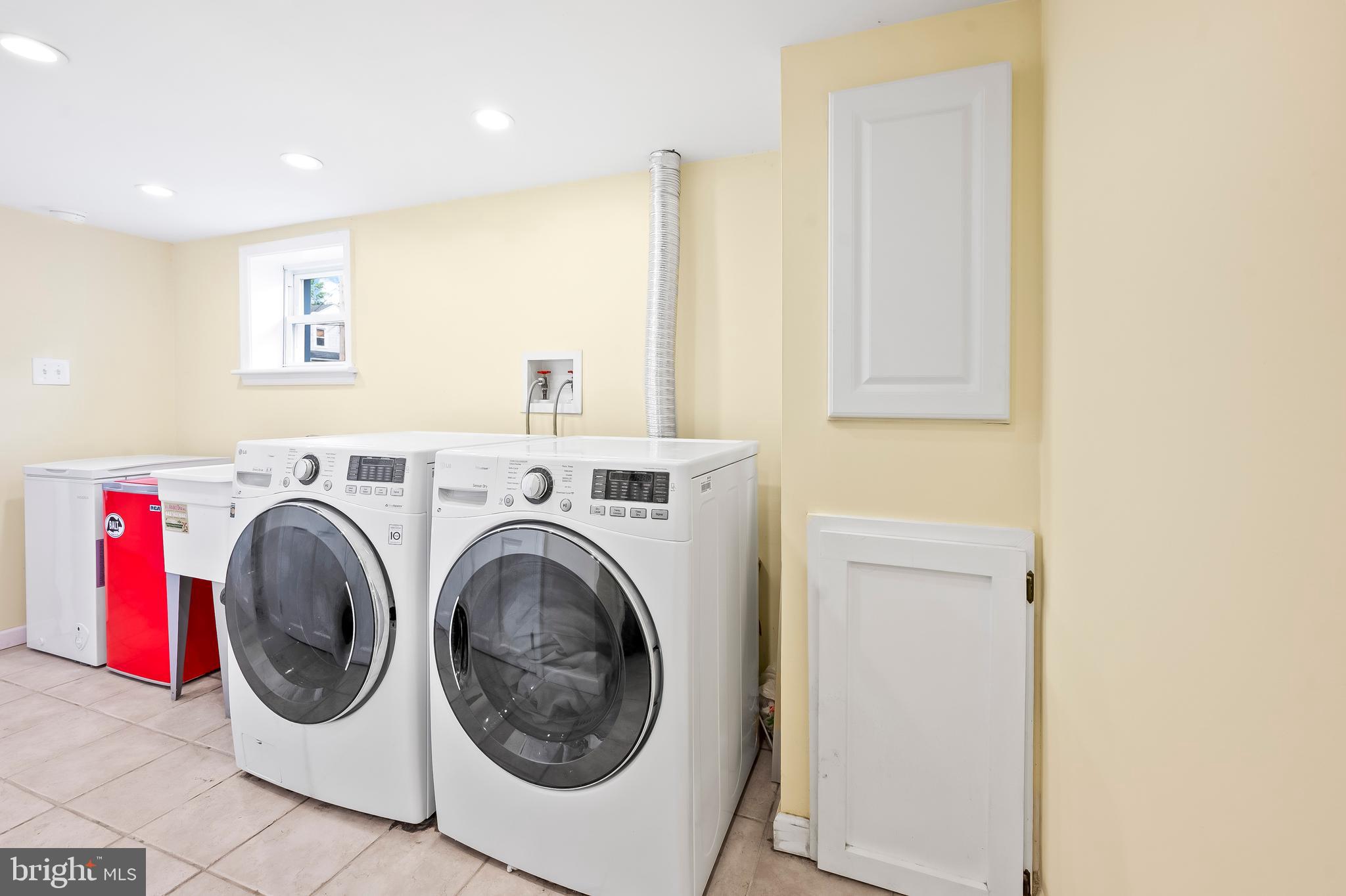 WOODSIDE - Residential