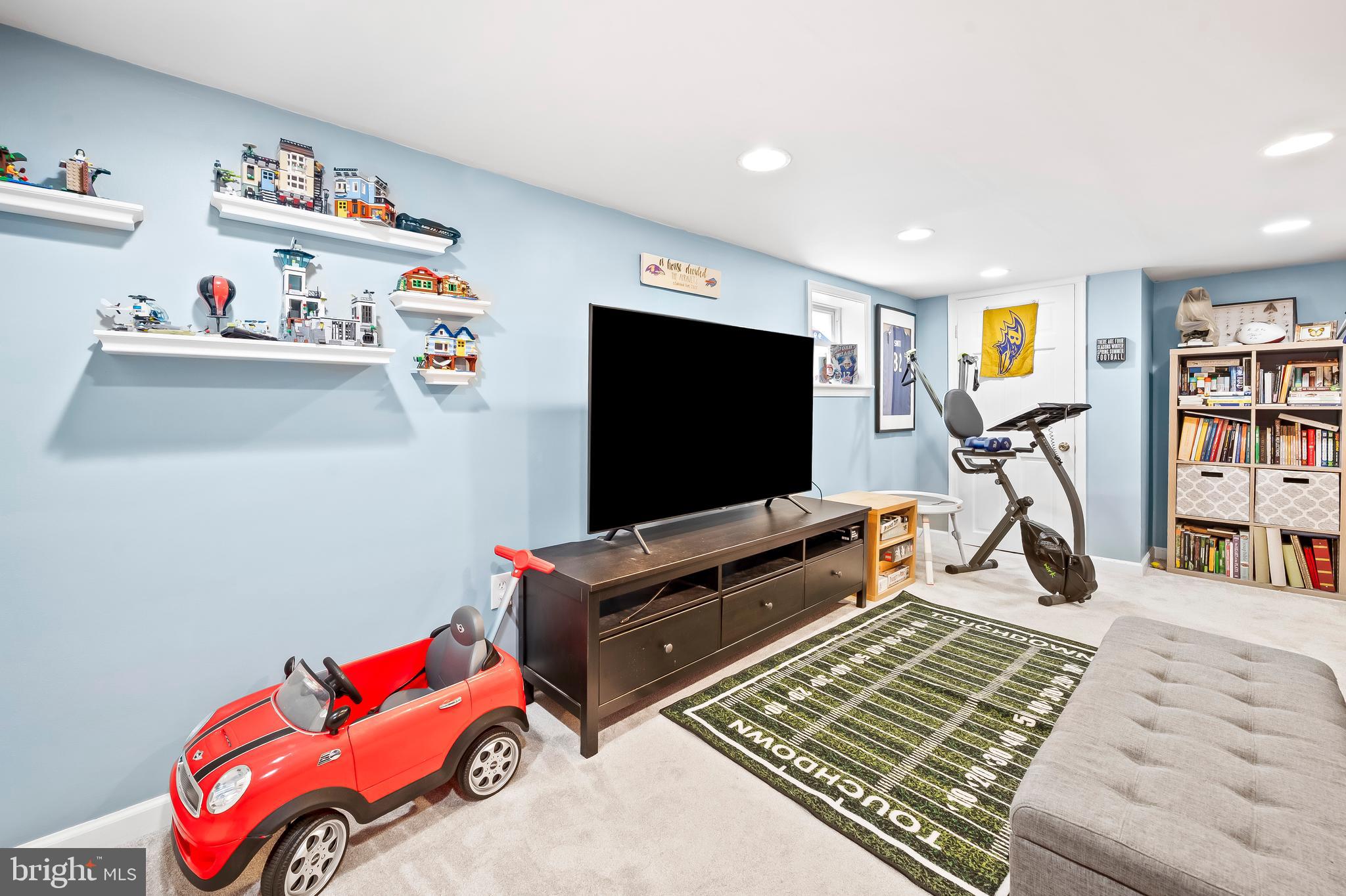 WOODSIDE - Residential