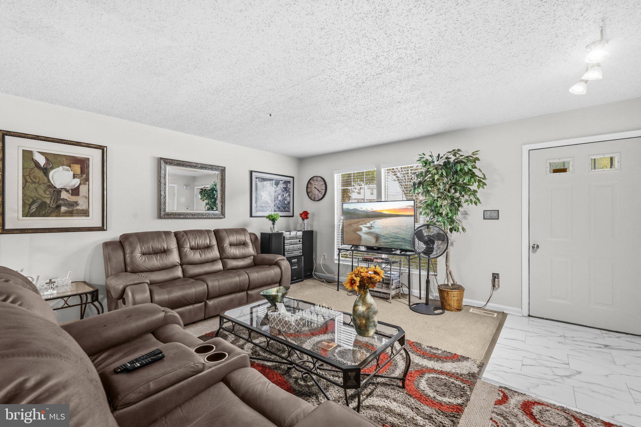 6724 MOUNTAIN LAKE PLACE
