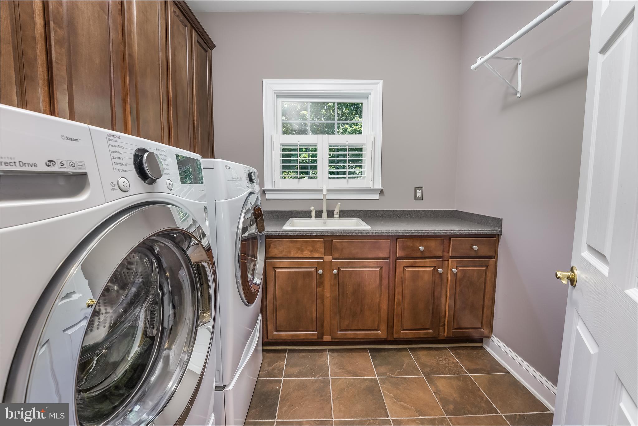 CEDAR CREST - Residential