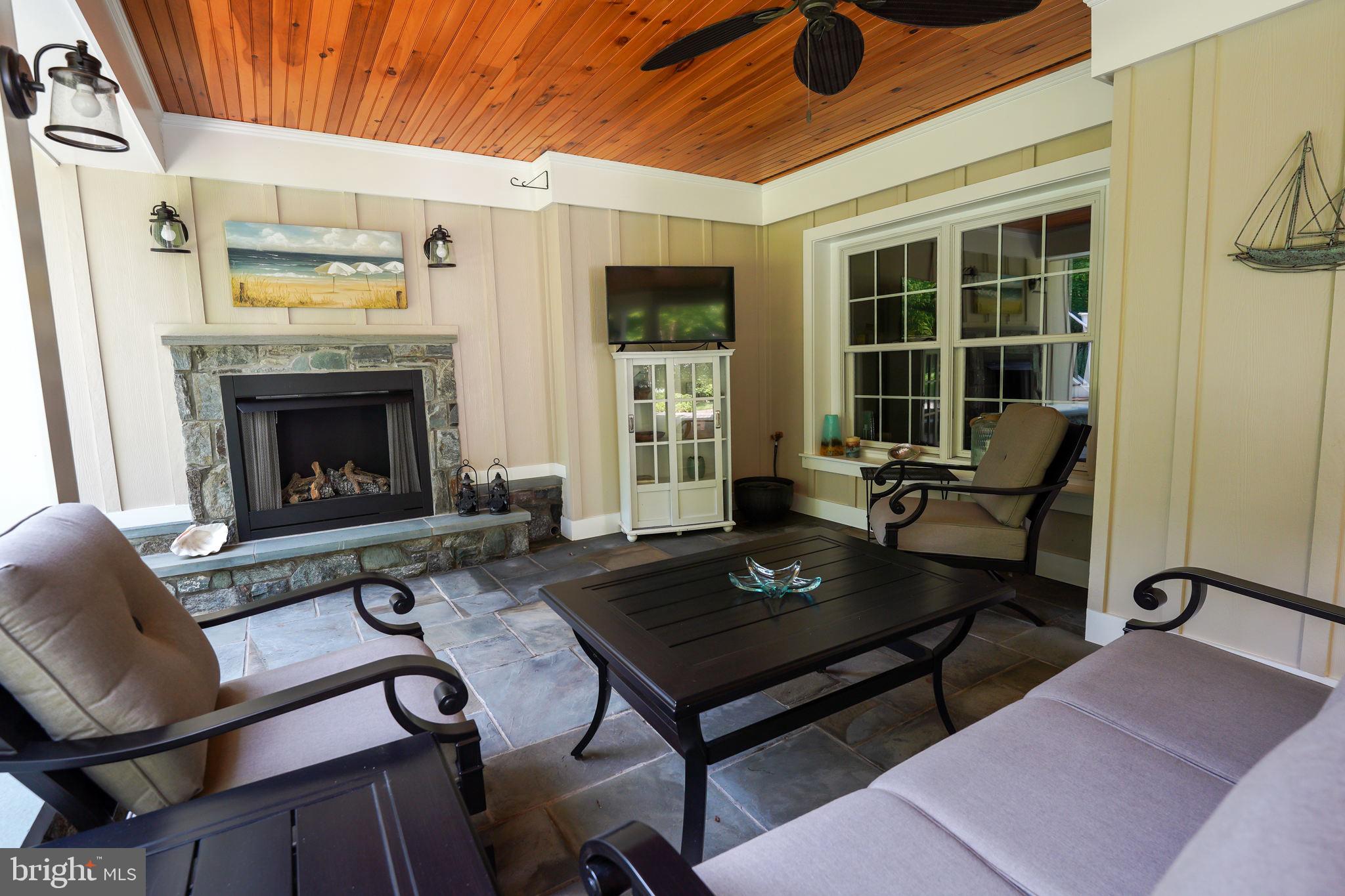 CEDAR CREST - Residential