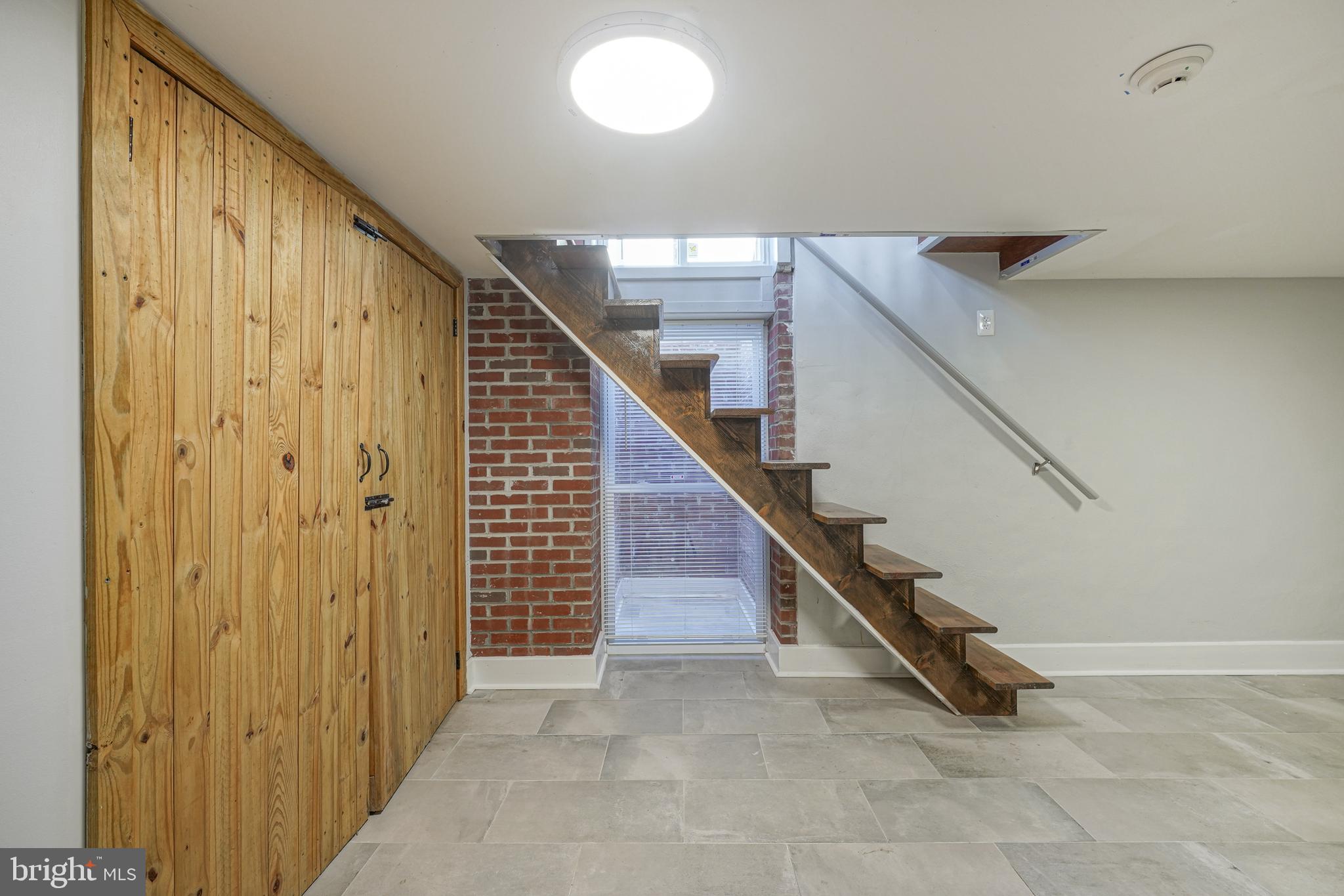 POINT BREEZE - Residential Lease