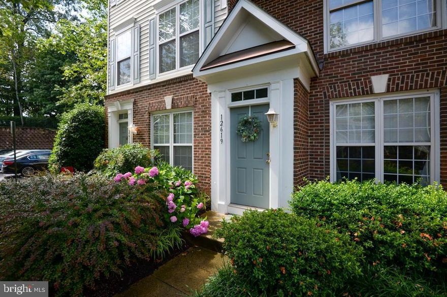 Profesional pictures will be uploaded soon.
Beautiful  front bricks 1360sq ft, 2 BR and 2.5 BA Condo/TH offers the comfort of a townhouse spread across 2 levels.
Open style kitchen with breakfast bar, stainless steel appliances, granite countertops, gas fireplace, living & dining rooms on the main level. 
Hardwood flooring in the entire unit.  Master bath with double sinks, bath tub and a separate standing shower. 
Easy access to Fair Lakes, Fair Oaks Mall, Rt 66, Rt 50, Fairfax Co Pwky and Town Center.