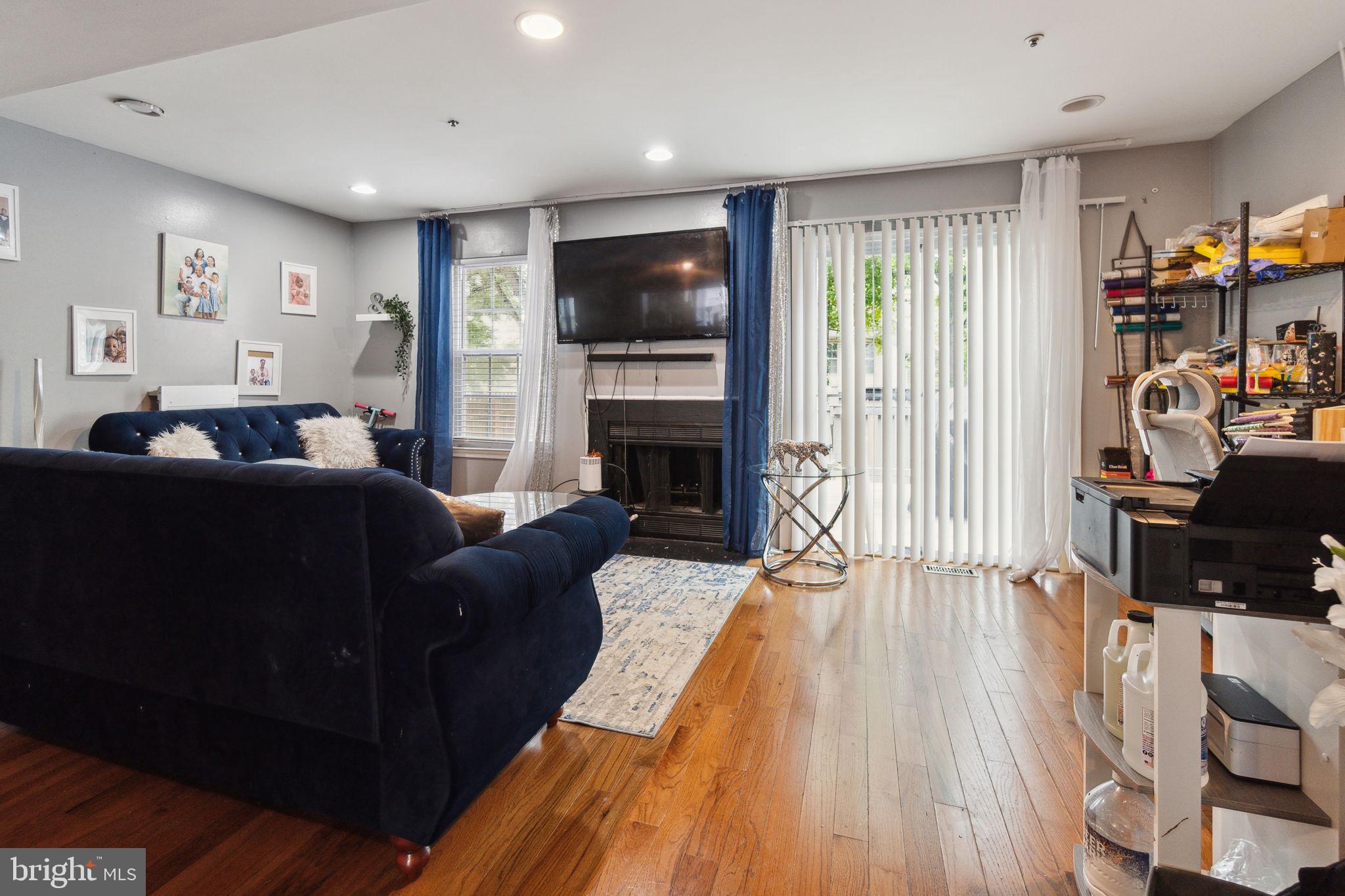 FORESTVILLE PARK - Residential