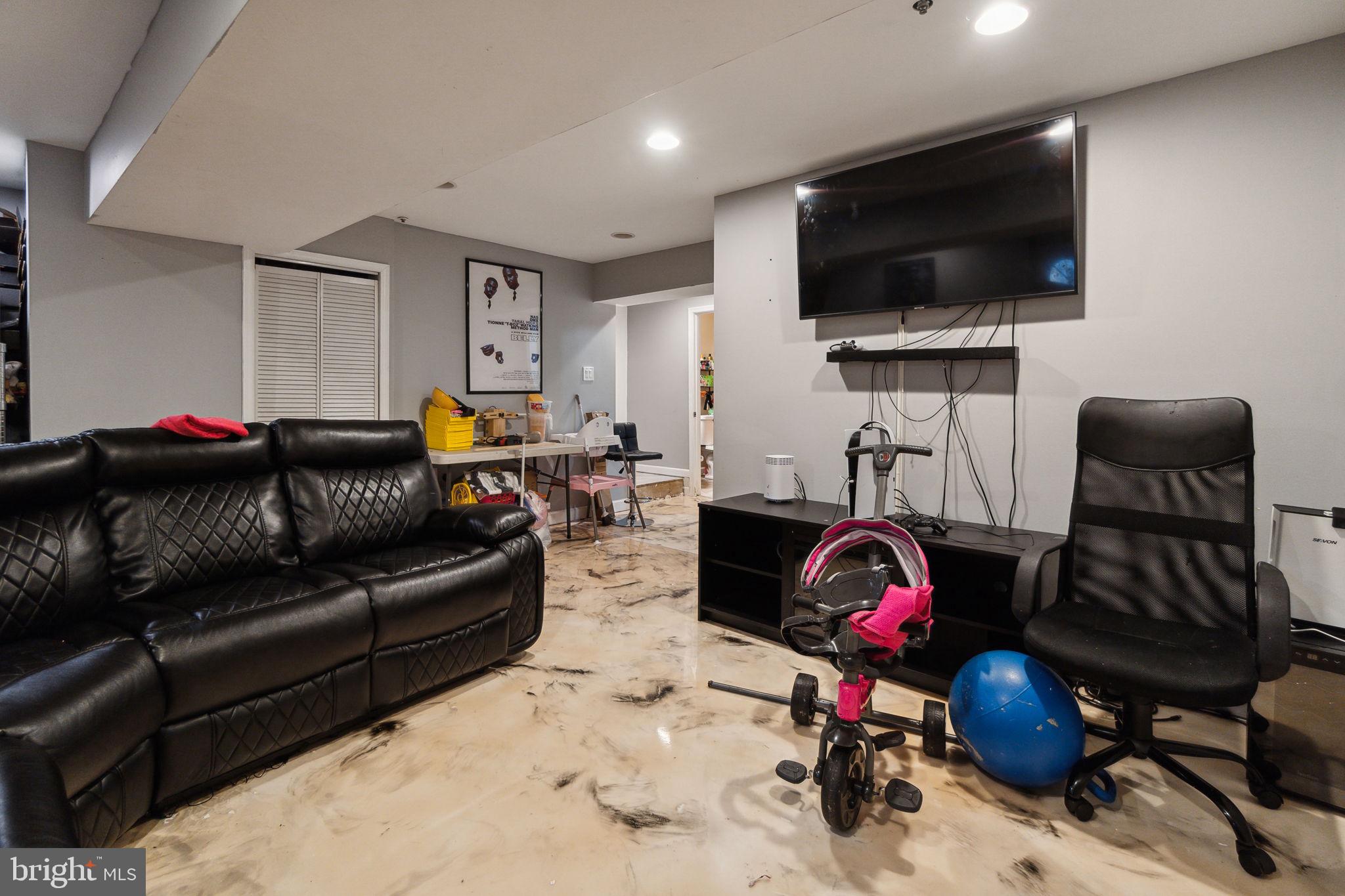 FORESTVILLE PARK - Residential