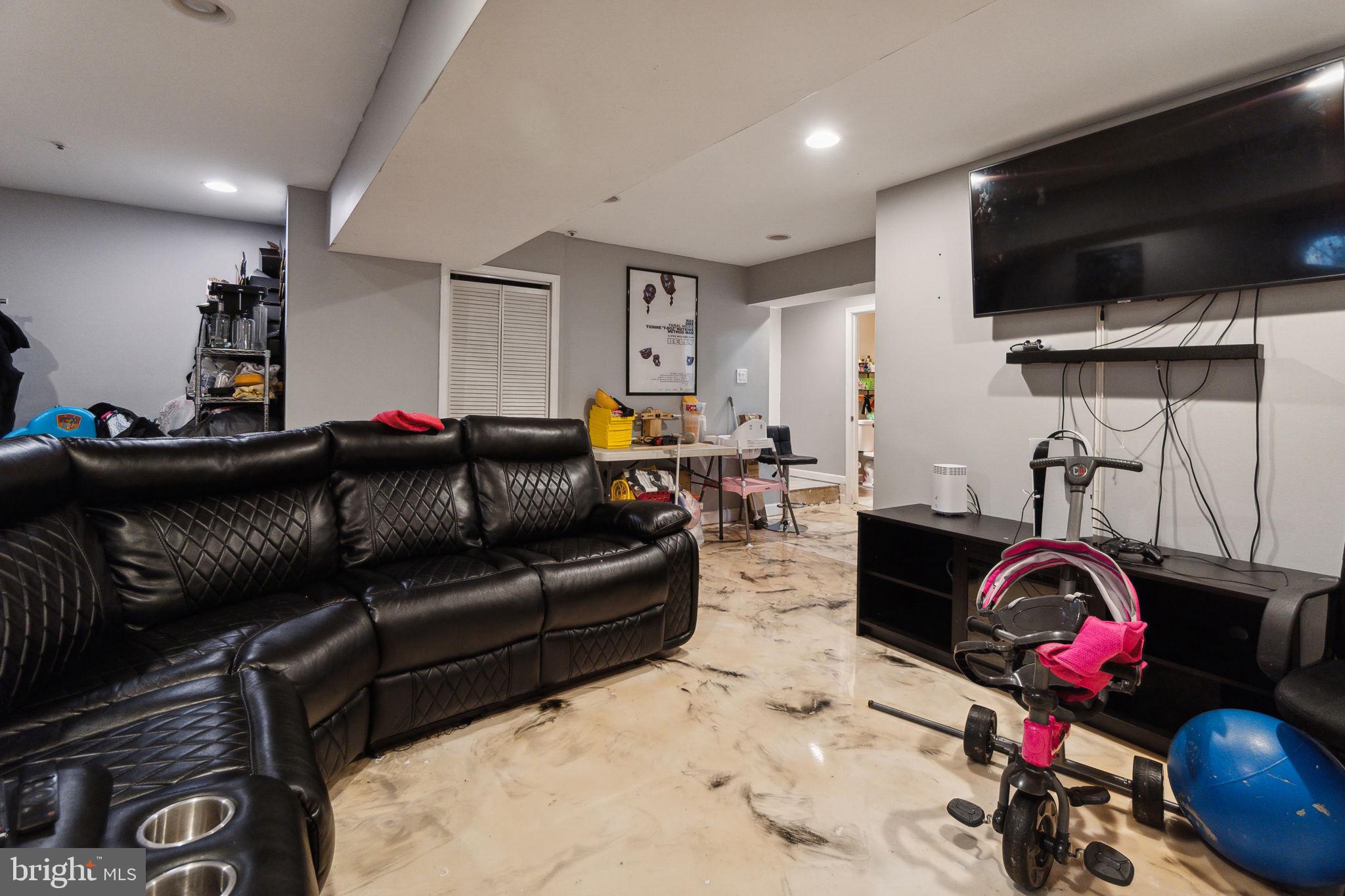 FORESTVILLE PARK - Residential