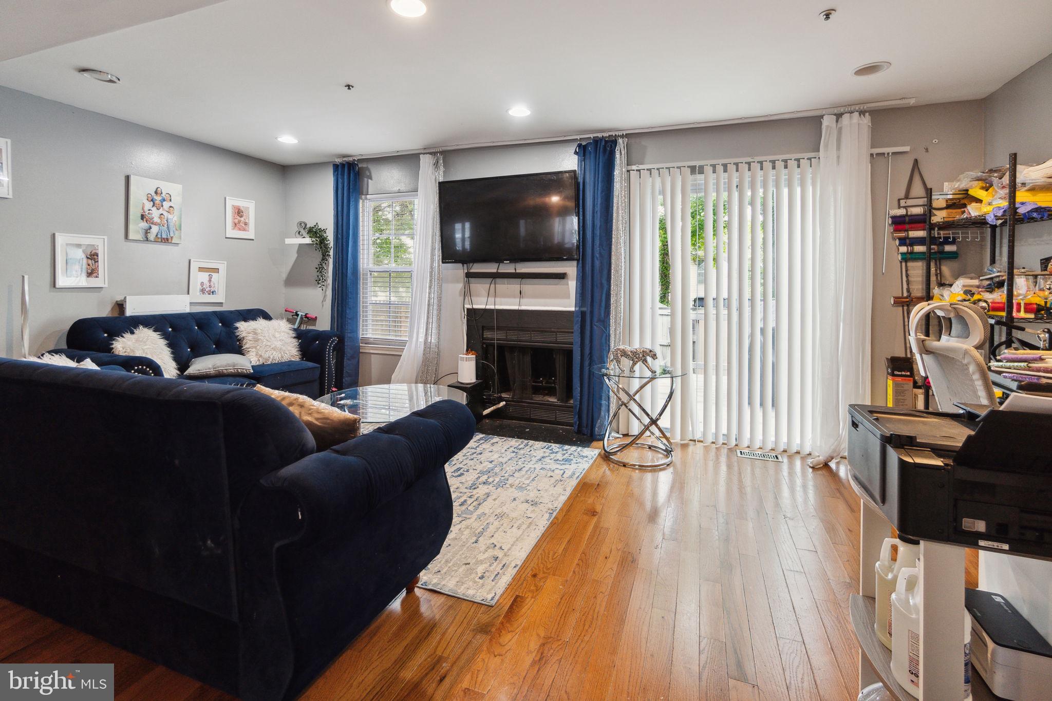 FORESTVILLE PARK - Residential