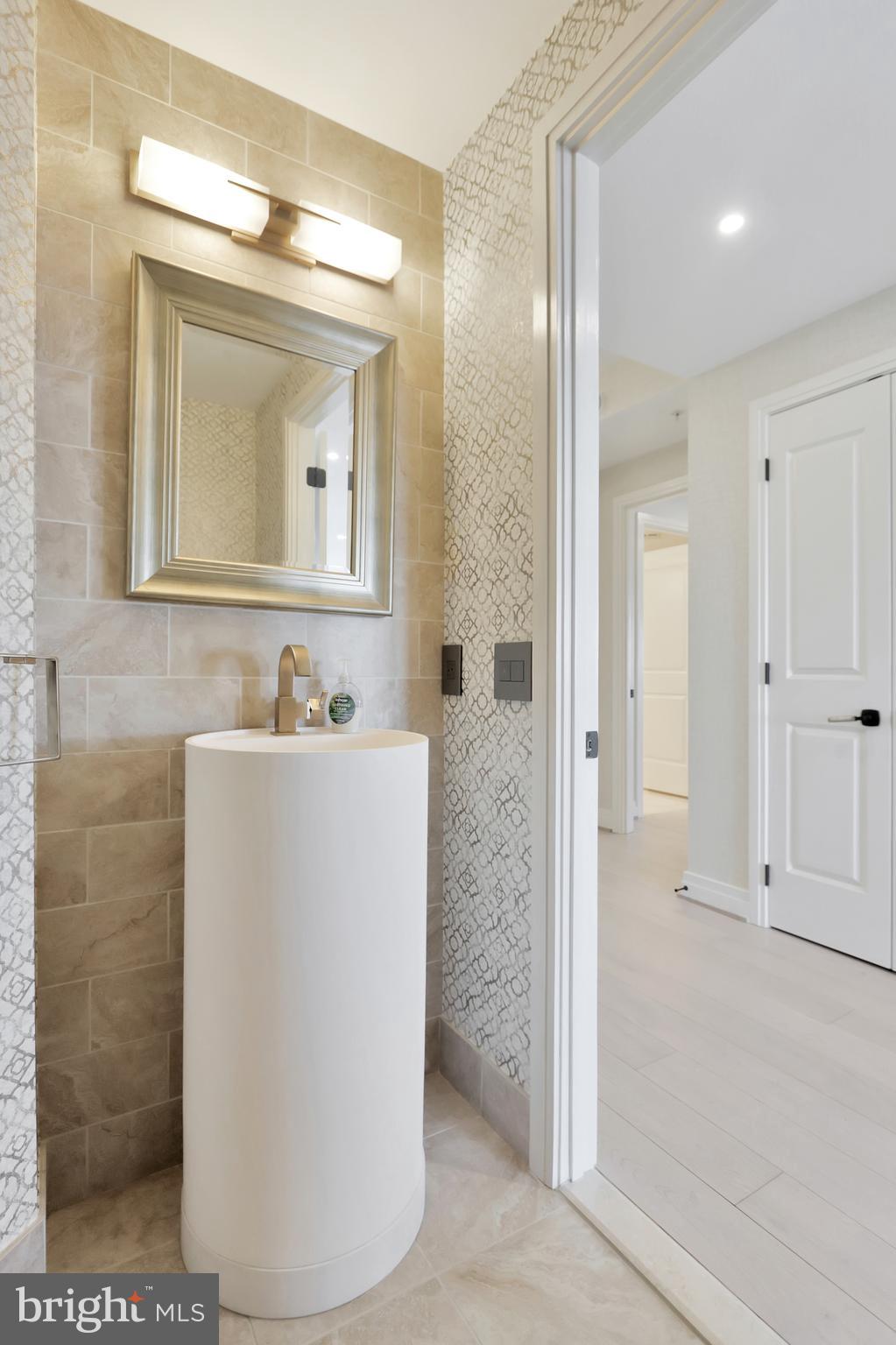 ONE PARK CREST CONDOMINIUM - Residential