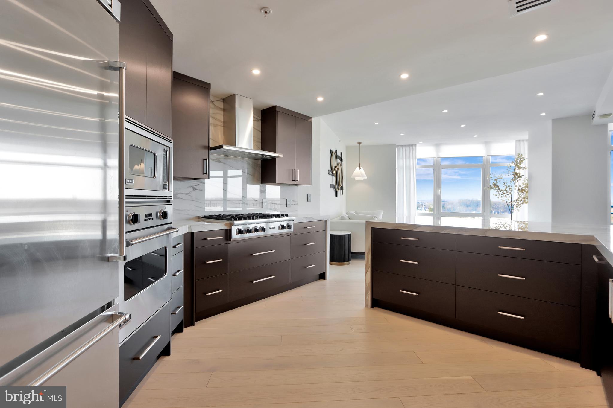 ONE PARK CREST CONDOMINIUM - Residential