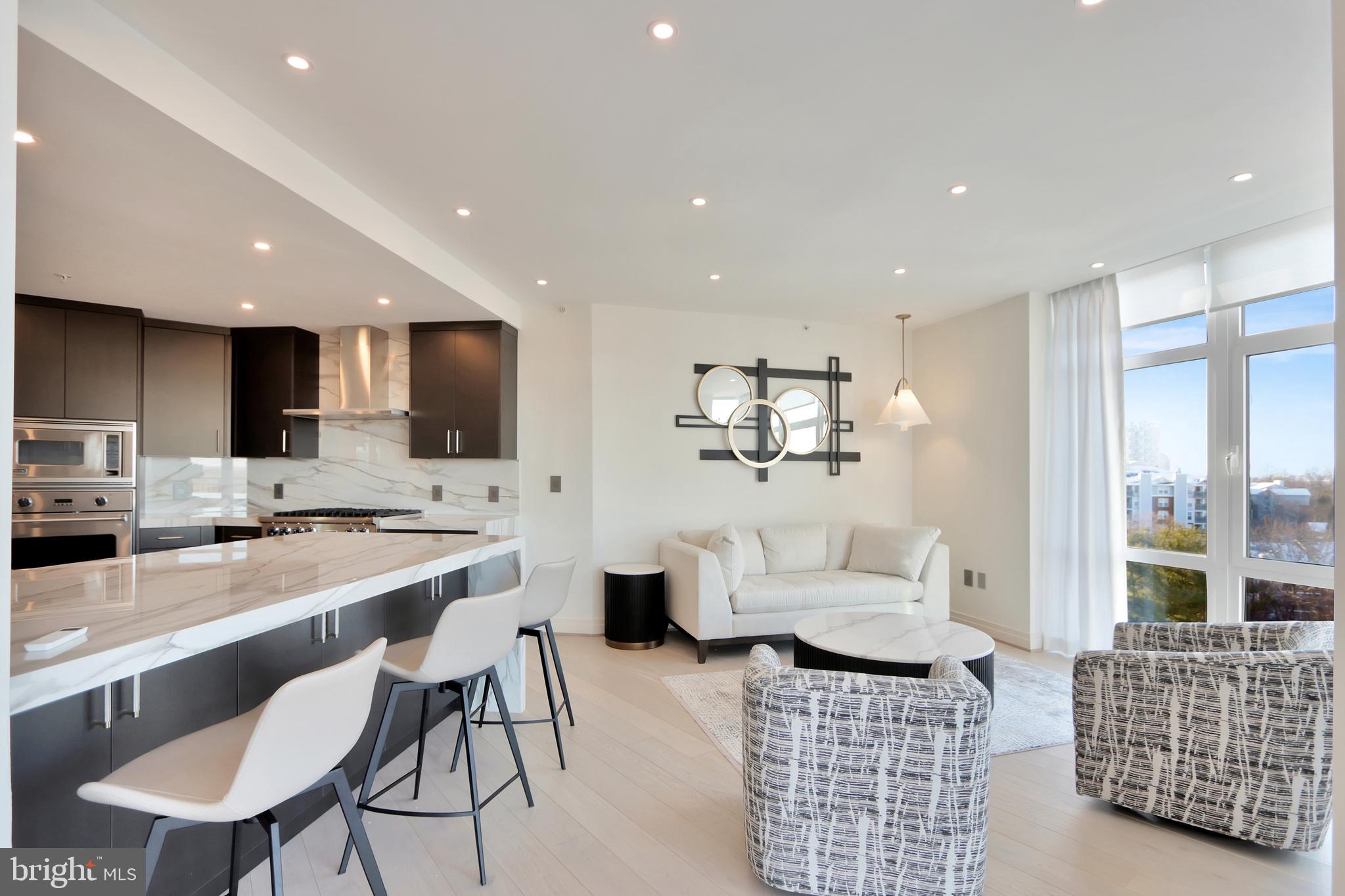 ONE PARK CREST CONDOMINIUM - Residential