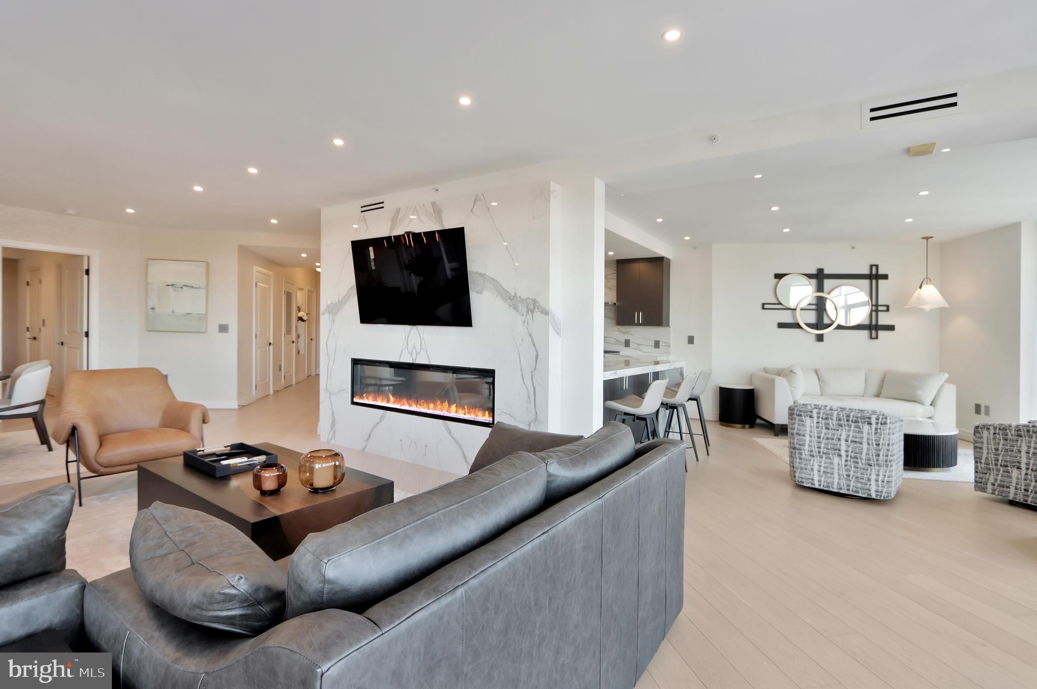 ONE PARK CREST CONDOMINIUM - Residential