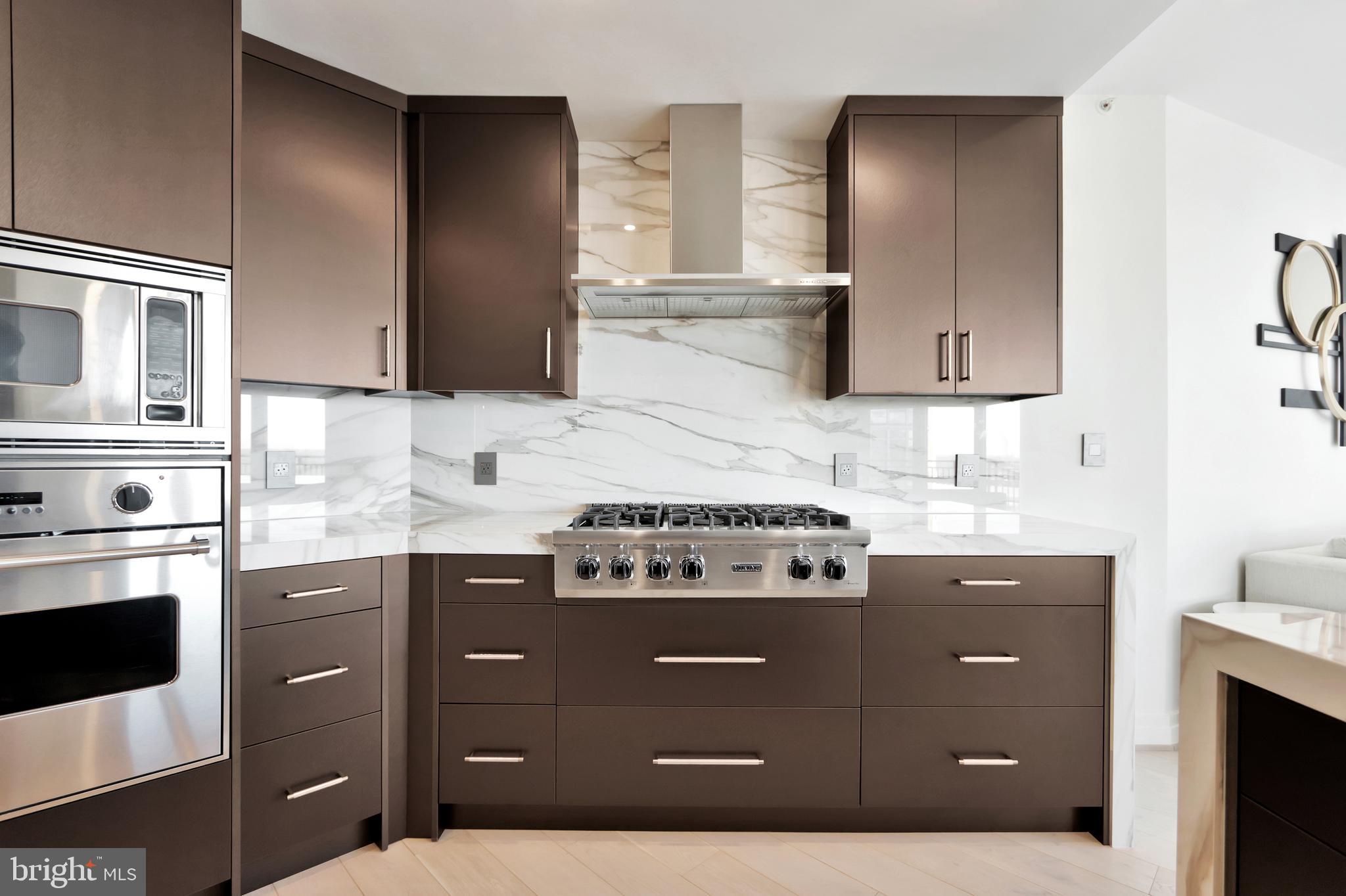 ONE PARK CREST CONDOMINIUM - Residential