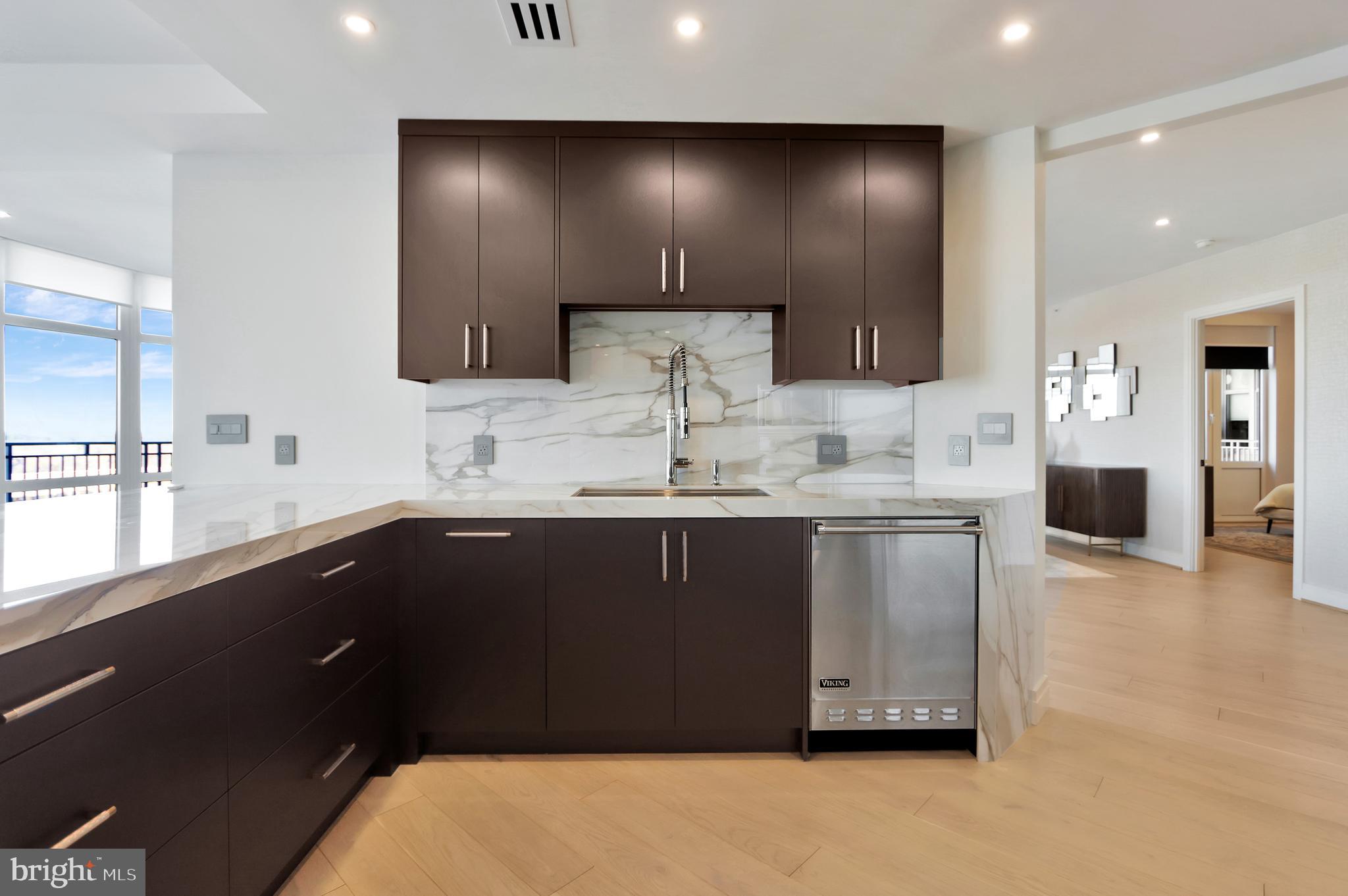 ONE PARK CREST CONDOMINIUM - Residential