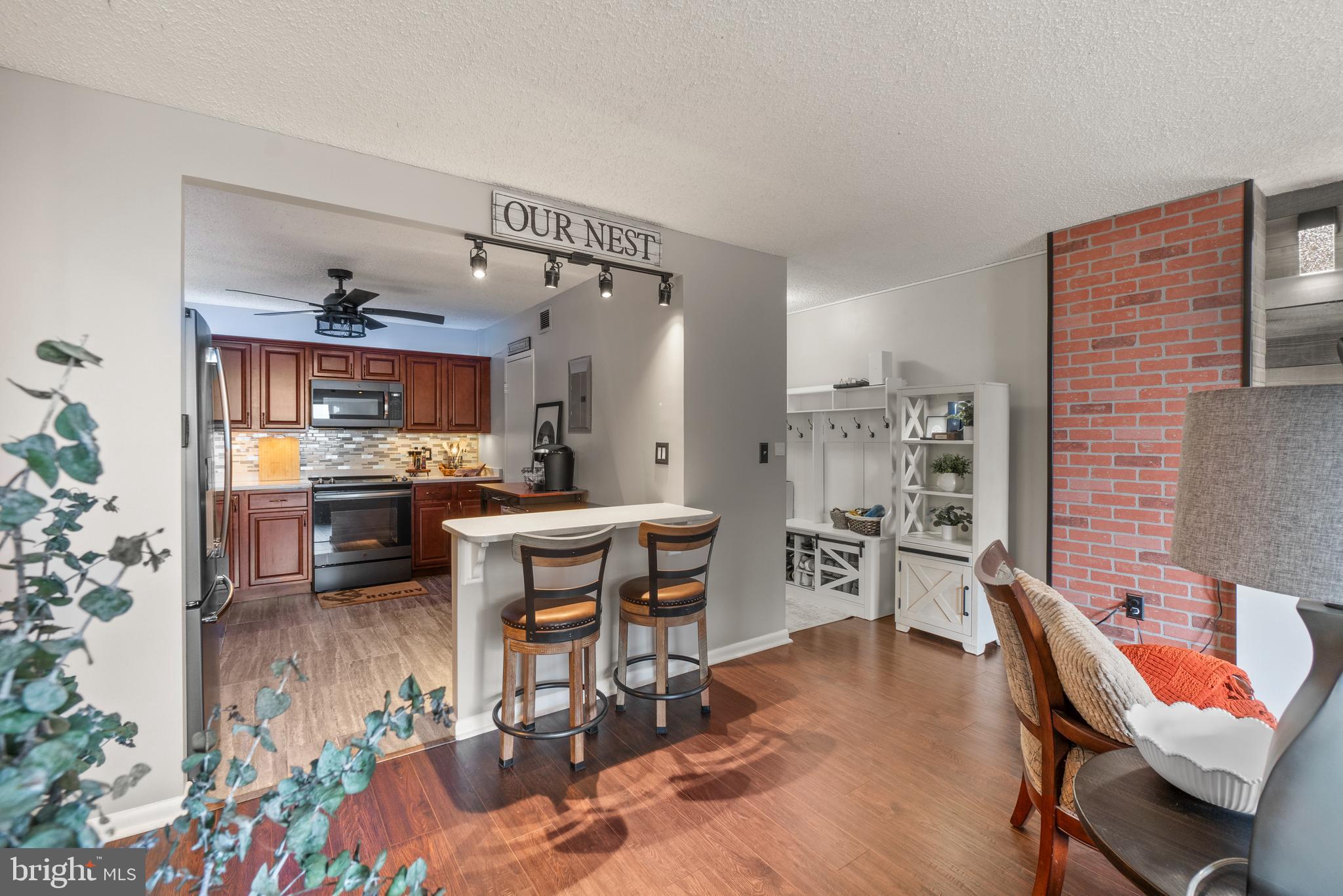 RIDGELY TOWSON CENTER - Residential