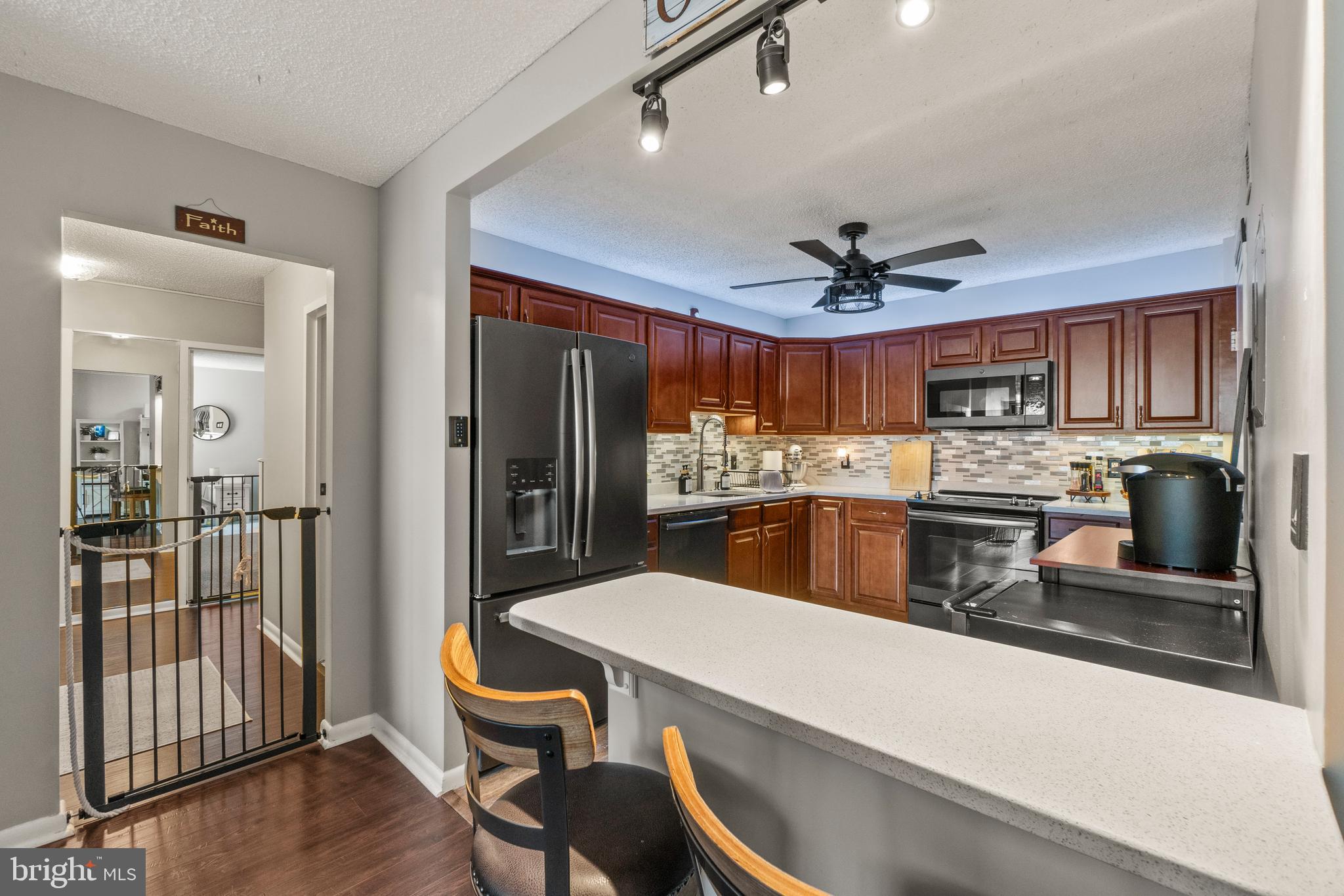 RIDGELY TOWSON CENTER - Residential