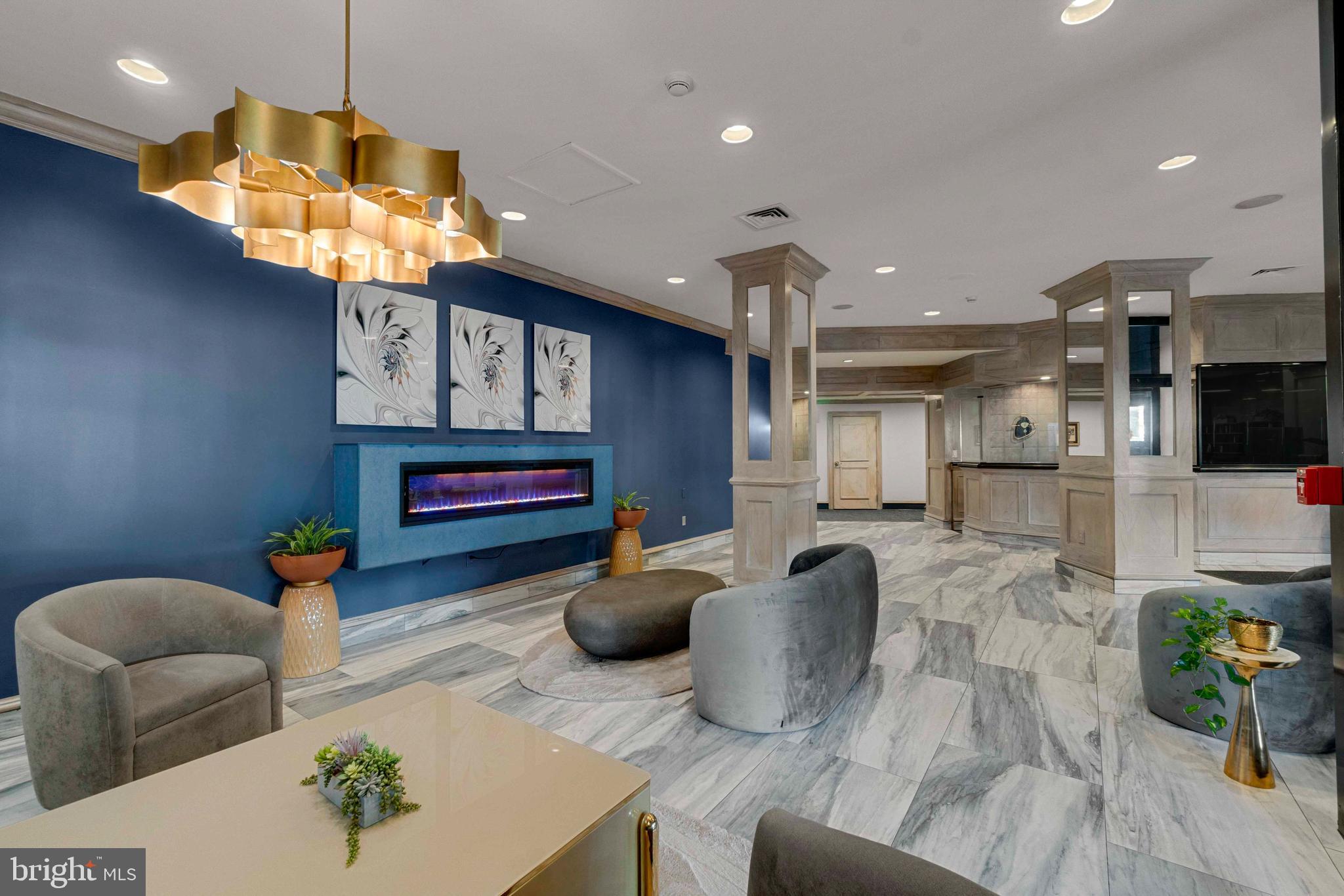 RIDGELY TOWSON CENTER - Residential