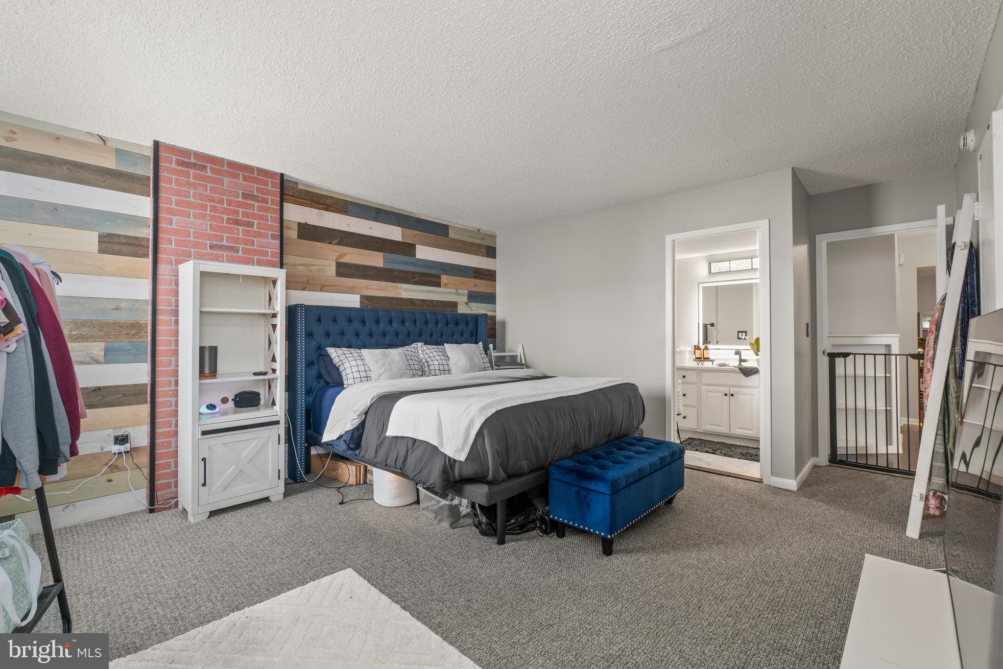 RIDGELY TOWSON CENTER - Residential