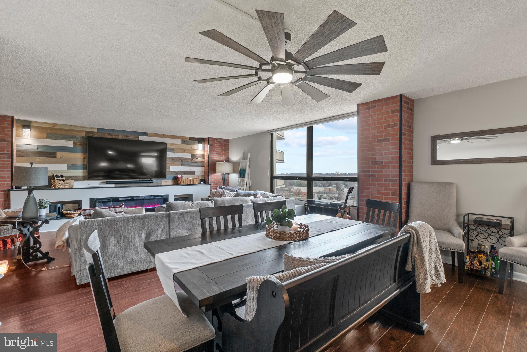 RIDGELY TOWSON CENTER - Residential