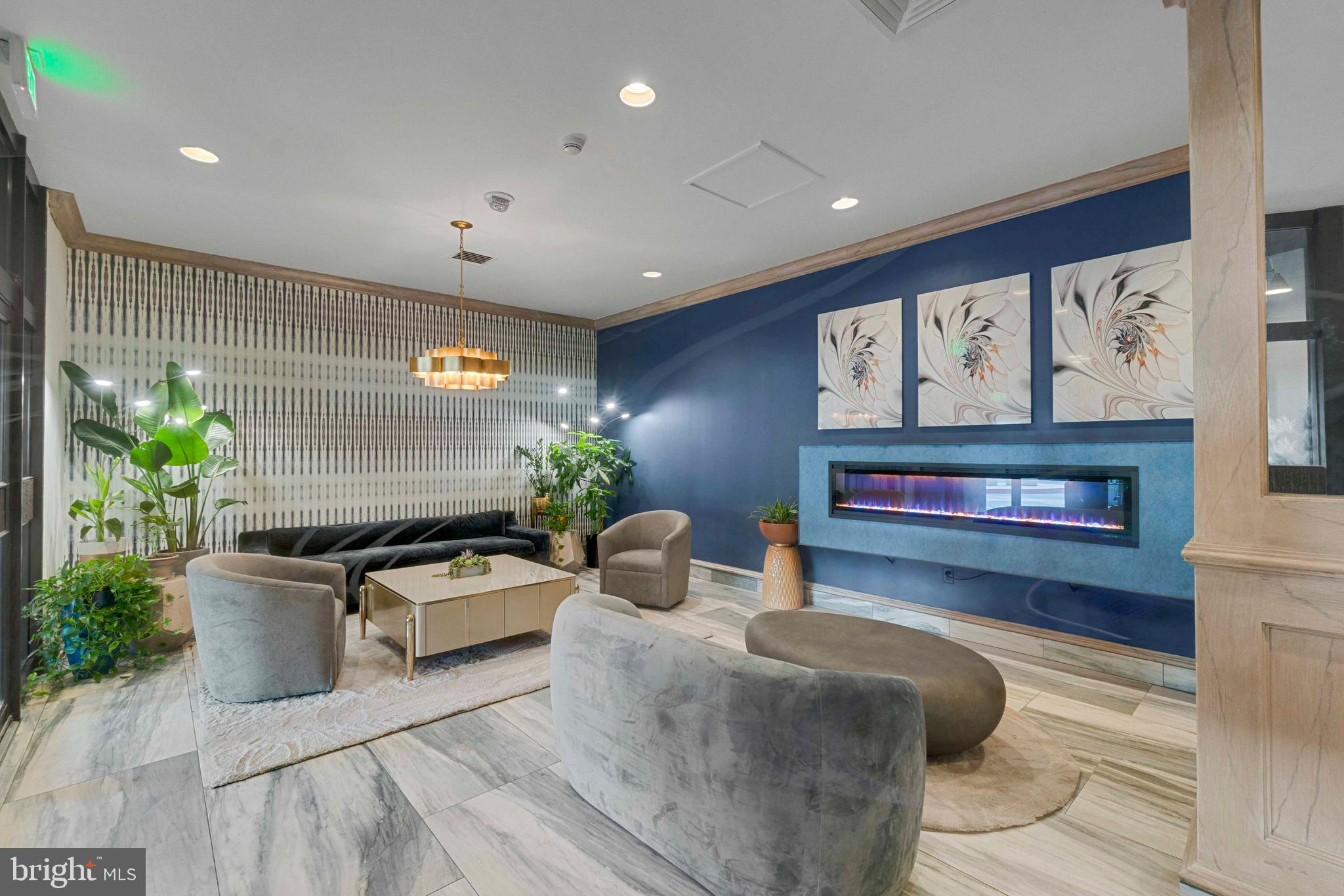 RIDGELY TOWSON CENTER - Residential